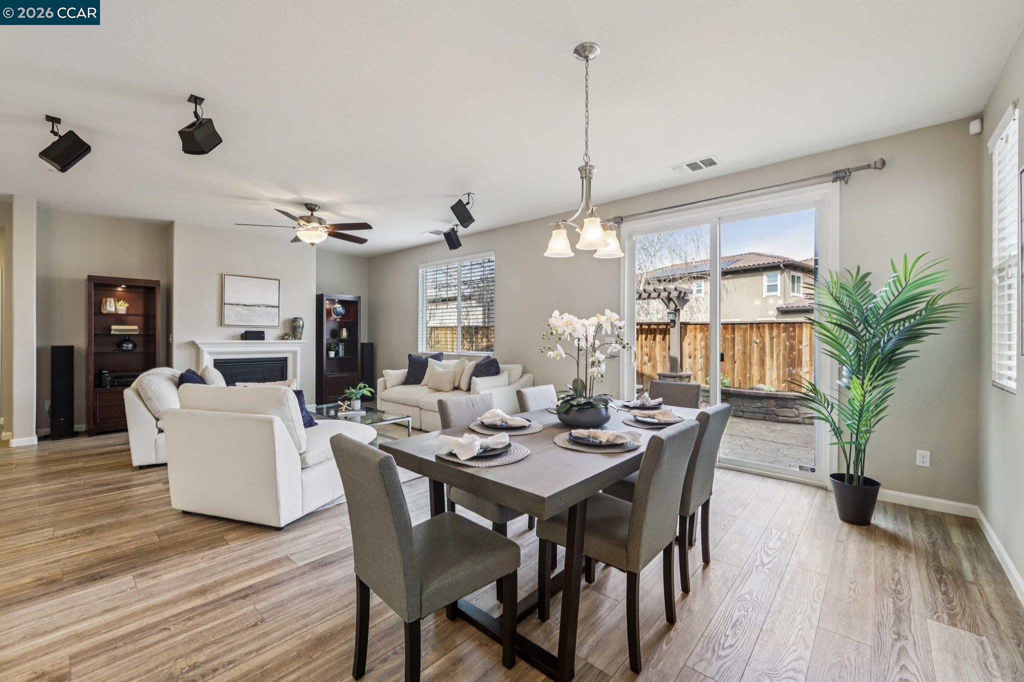 Detail Gallery Image 8 of 28 For 421 W Gravino Dr, Mountain House,  CA 95391 - 3 Beds | 2 Baths