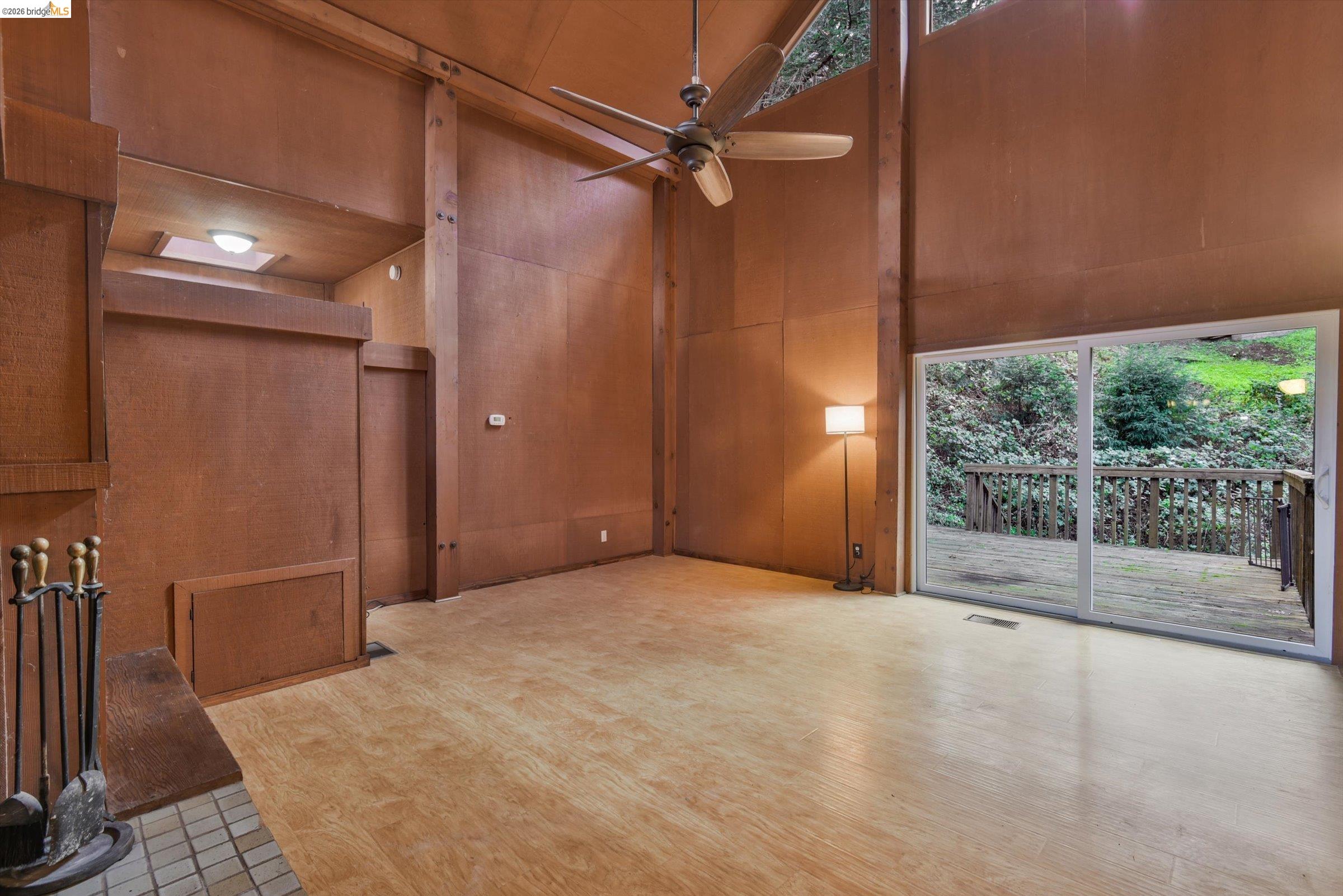 Detail Gallery Image 15 of 34 For 9 Wildwood Road, Orinda,  CA 94563 - 4 Beds | 3 Baths