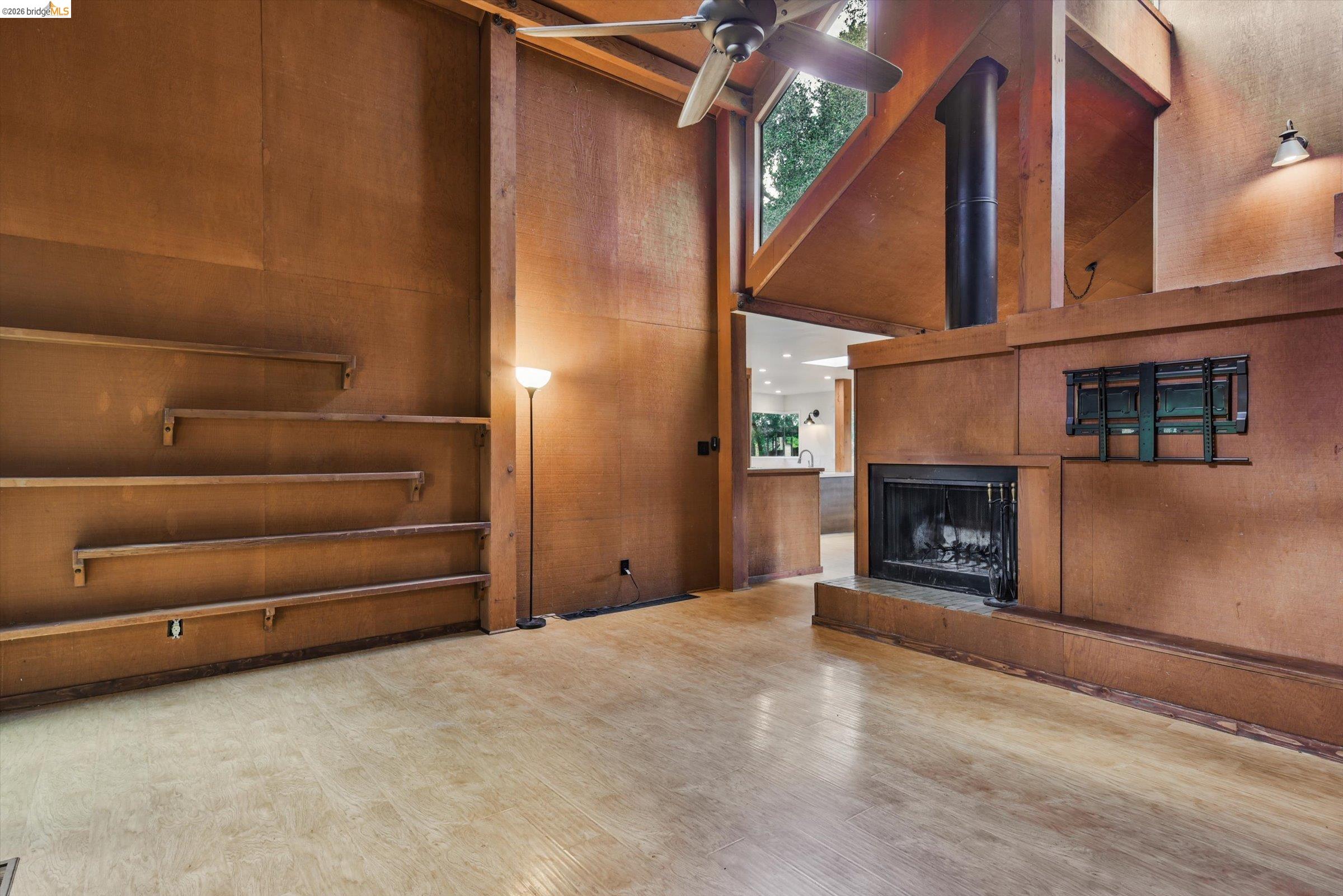 Detail Gallery Image 16 of 34 For 9 Wildwood Road, Orinda,  CA 94563 - 4 Beds | 3 Baths