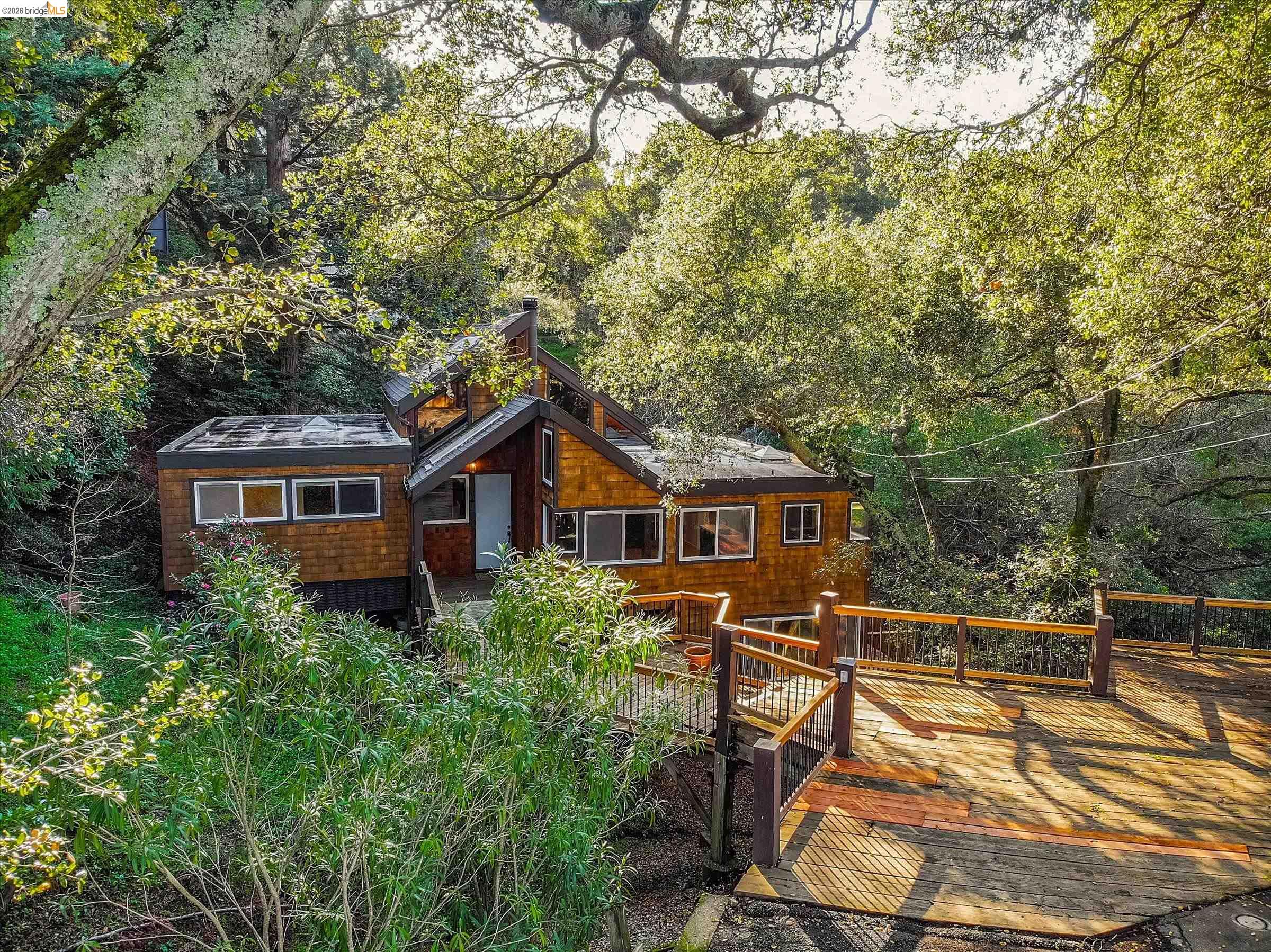 Detail Gallery Image 30 of 34 For 9 Wildwood Road, Orinda,  CA 94563 - 4 Beds | 3 Baths