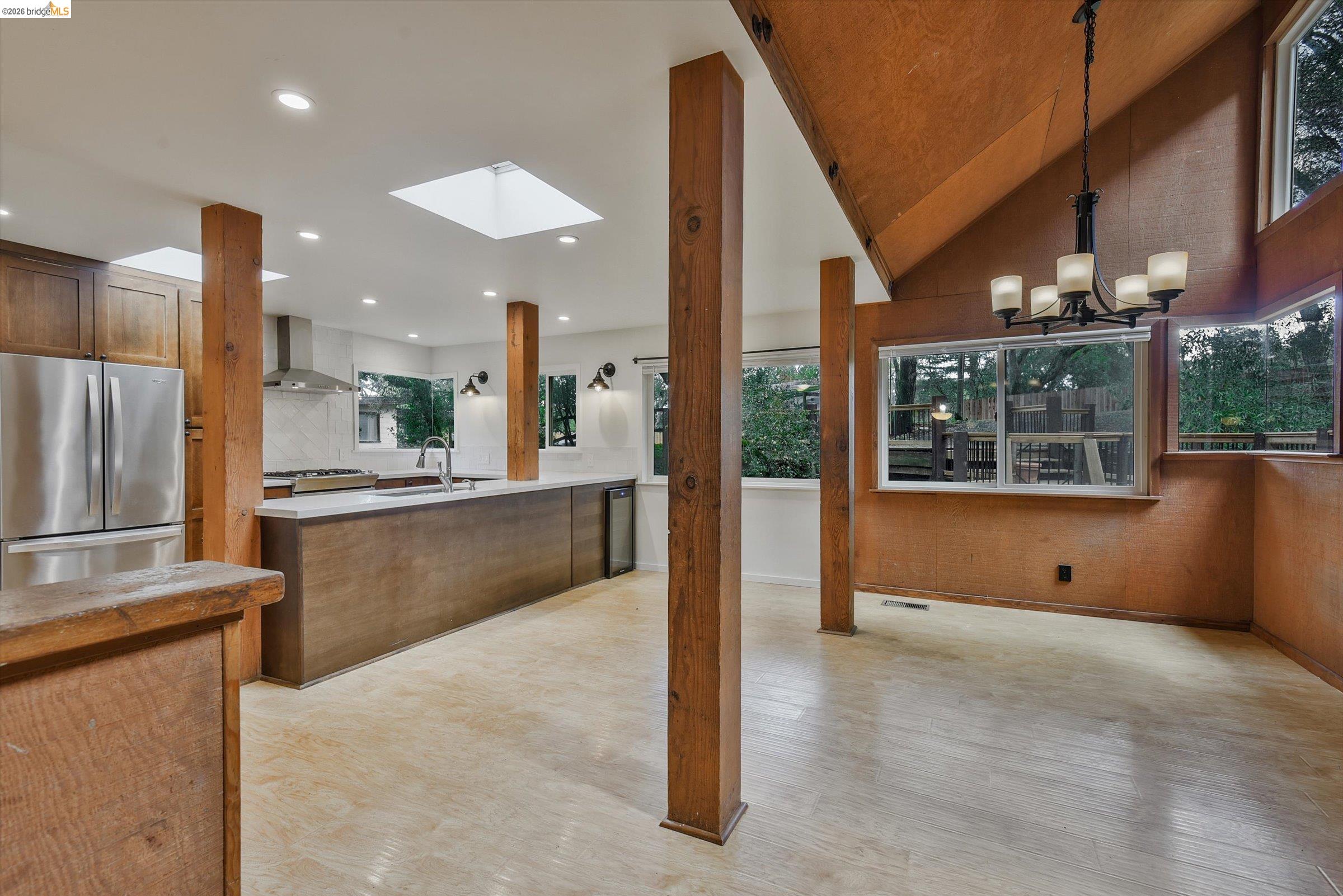 Detail Gallery Image 4 of 34 For 9 Wildwood Road, Orinda,  CA 94563 - 4 Beds | 3 Baths