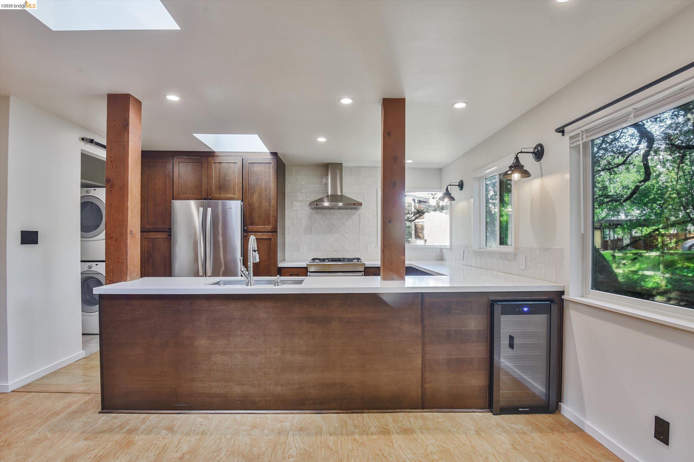 Detail Gallery Image 6 of 34 For 9 Wildwood Road, Orinda,  CA 94563 - 4 Beds | 3 Baths