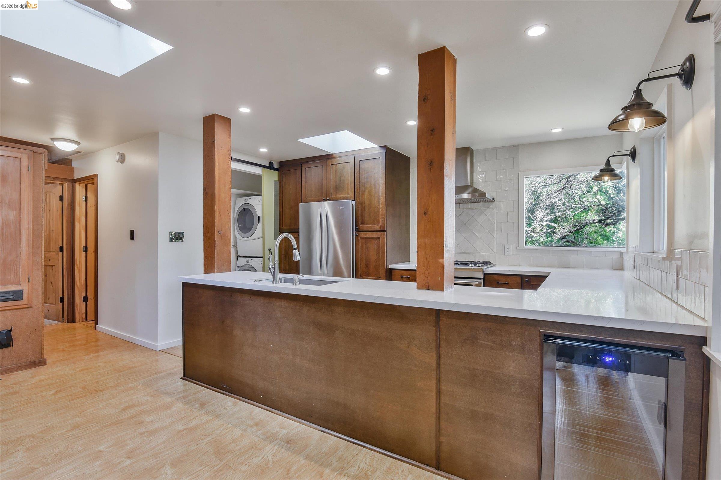 Detail Gallery Image 8 of 34 For 9 Wildwood Road, Orinda,  CA 94563 - 4 Beds | 3 Baths