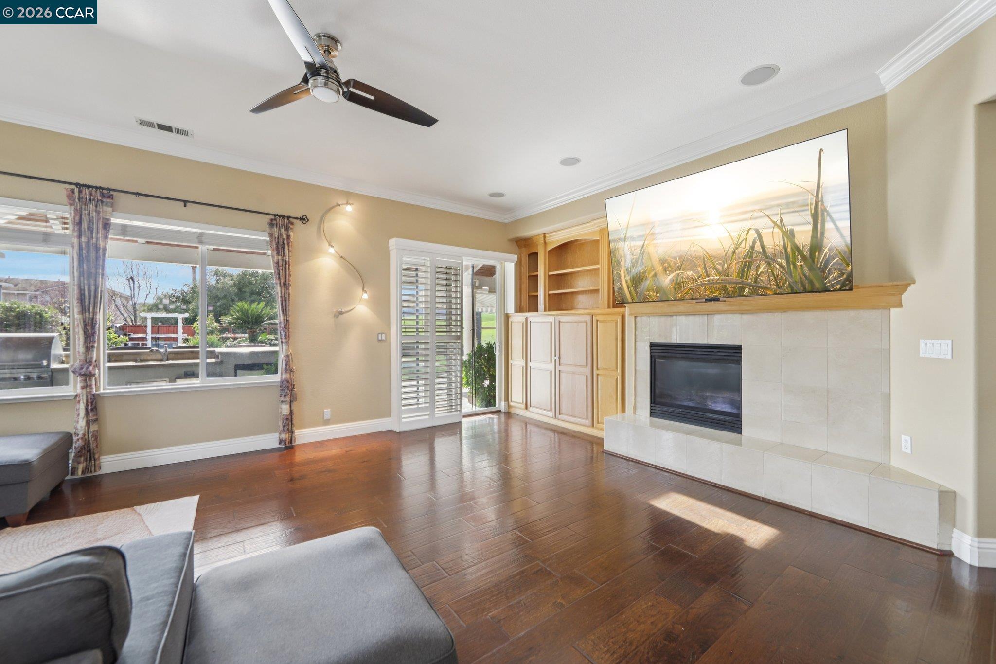 Detail Gallery Image 13 of 53 For 5388 Southwood Way, Antioch,  CA 94531 - 5 Beds | 3 Baths