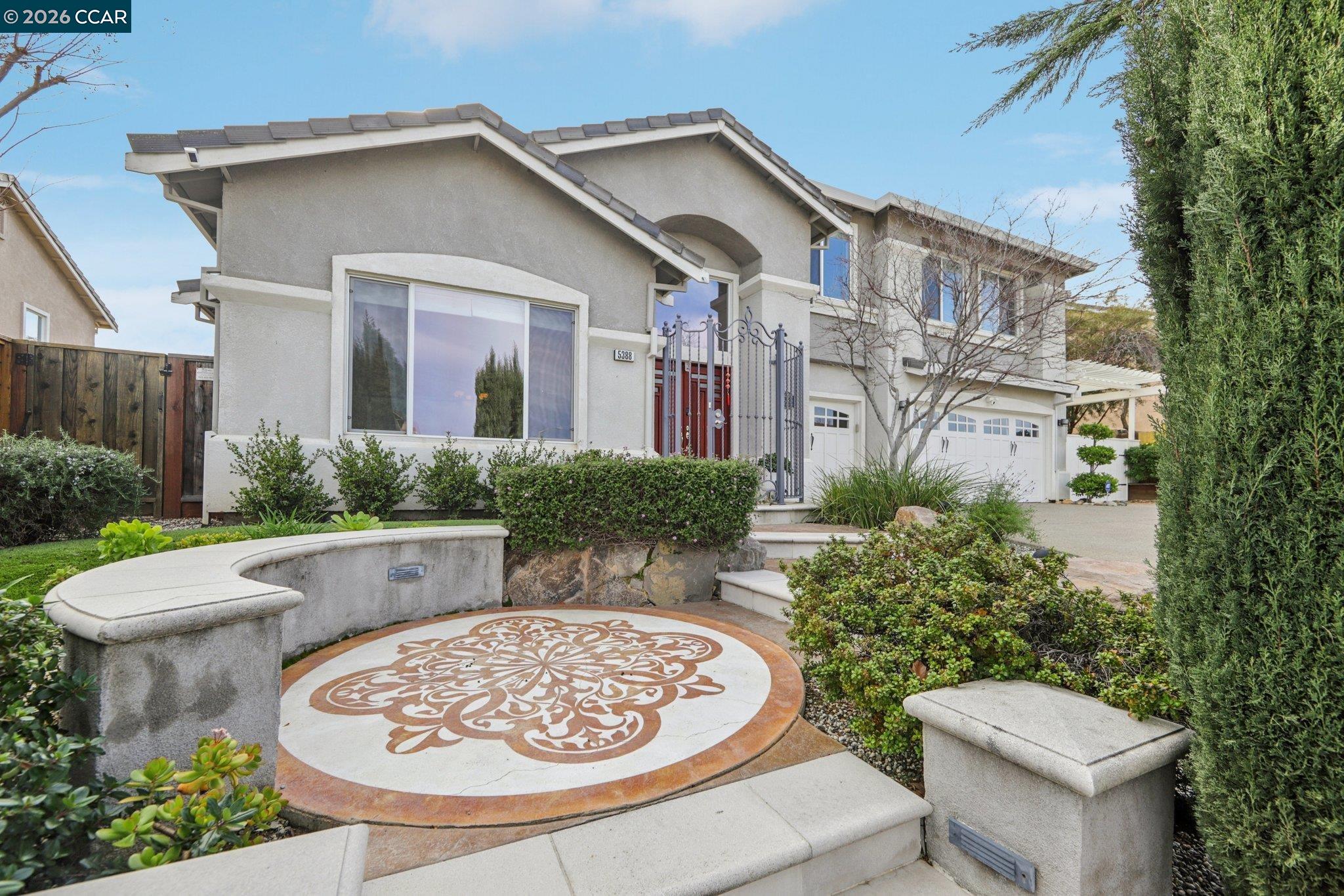 Detail Gallery Image 4 of 53 For 5388 Southwood Way, Antioch,  CA 94531 - 5 Beds | 3 Baths