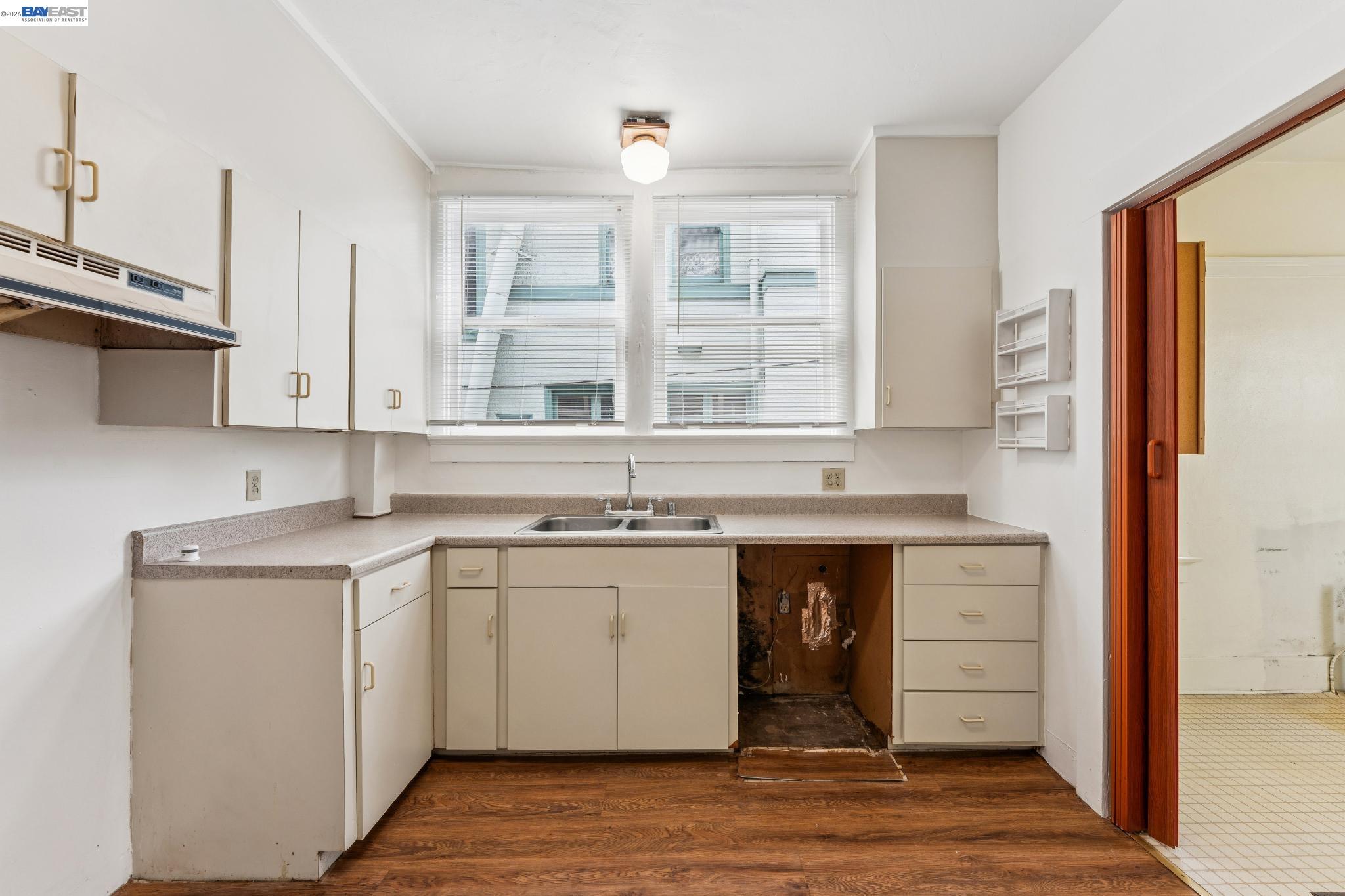 Detail Gallery Image 22 of 59 For 2643 Stuart St, Berkeley,  CA 94705 - 5 Beds | 3/1 Baths