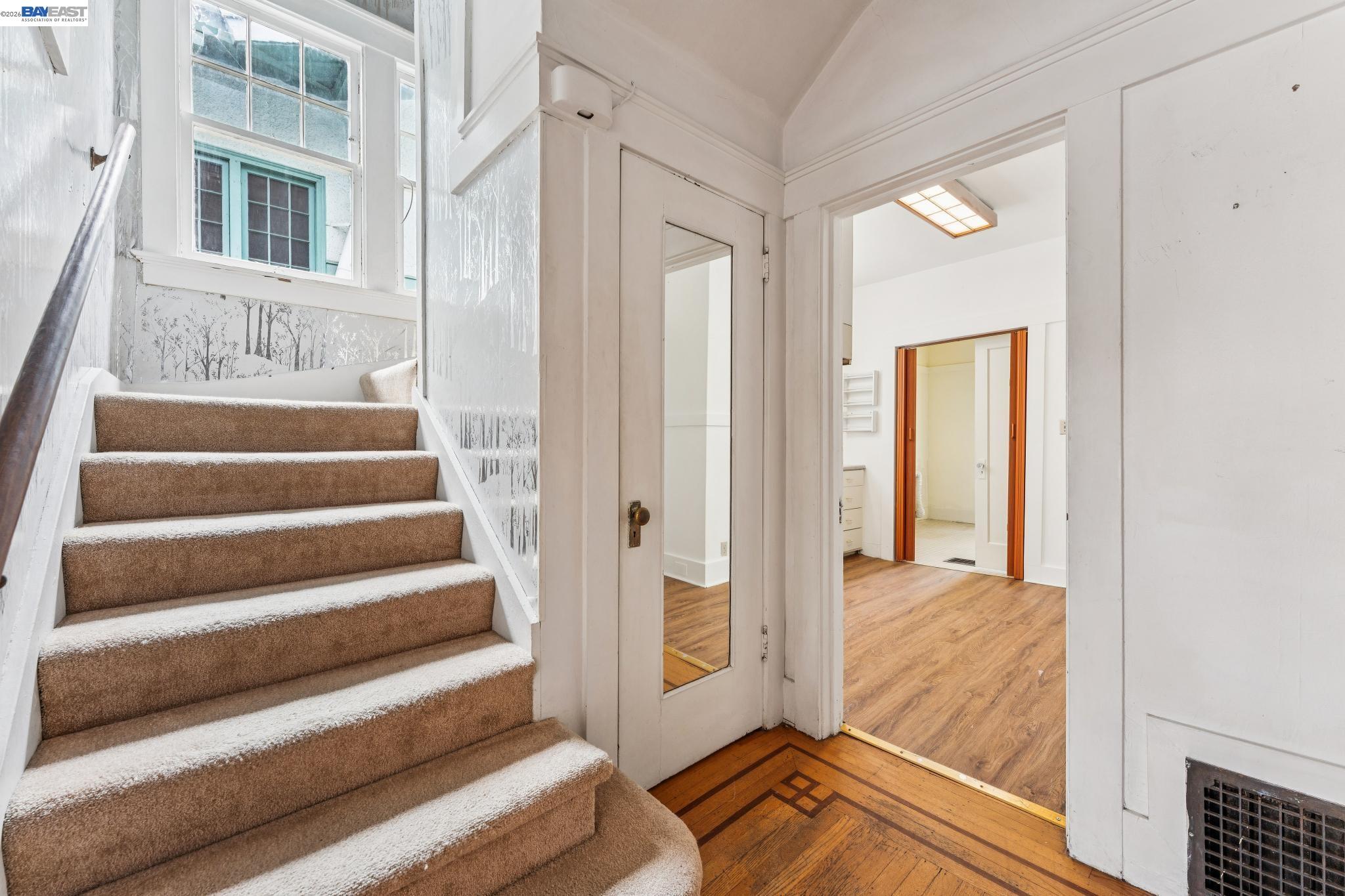 Detail Gallery Image 27 of 59 For 2643 Stuart St, Berkeley,  CA 94705 - 5 Beds | 3/1 Baths