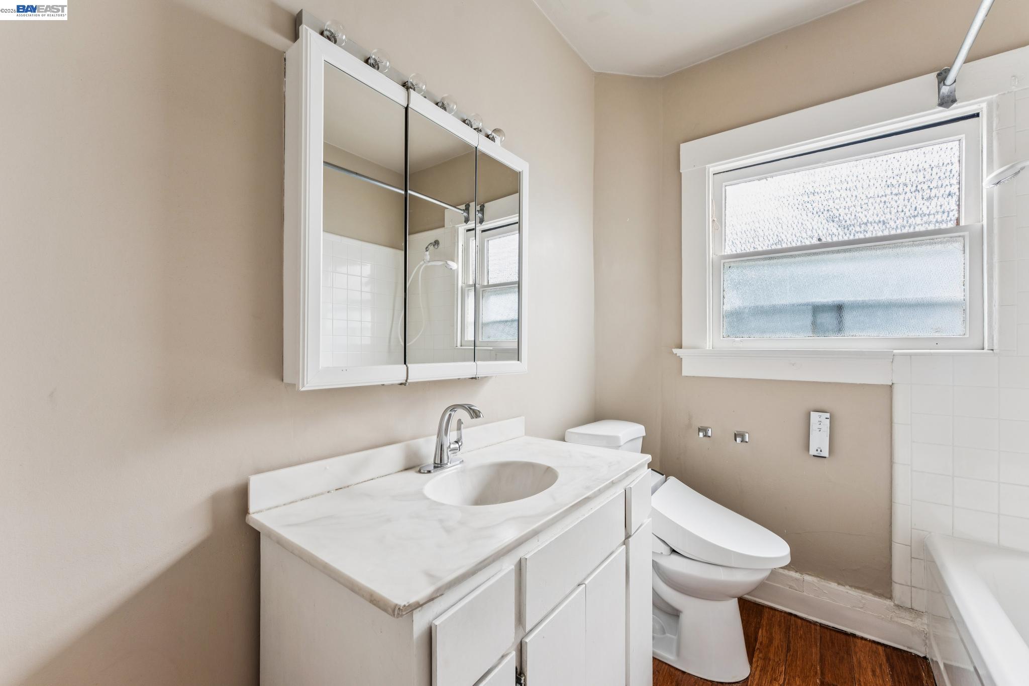 Detail Gallery Image 34 of 59 For 2643 Stuart St, Berkeley,  CA 94705 - 5 Beds | 3/1 Baths