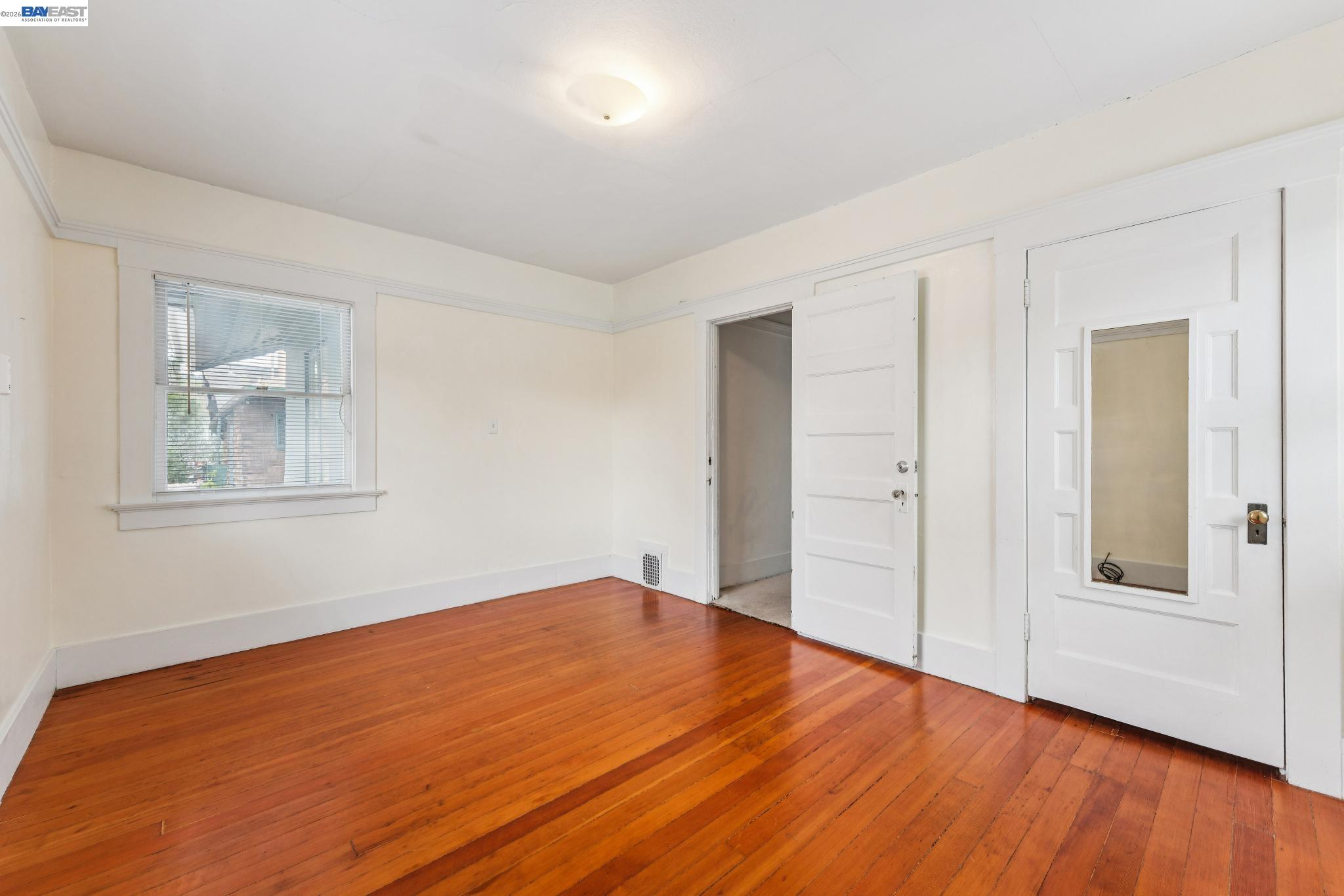 Detail Gallery Image 37 of 59 For 2643 Stuart St, Berkeley,  CA 94705 - 5 Beds | 3/1 Baths