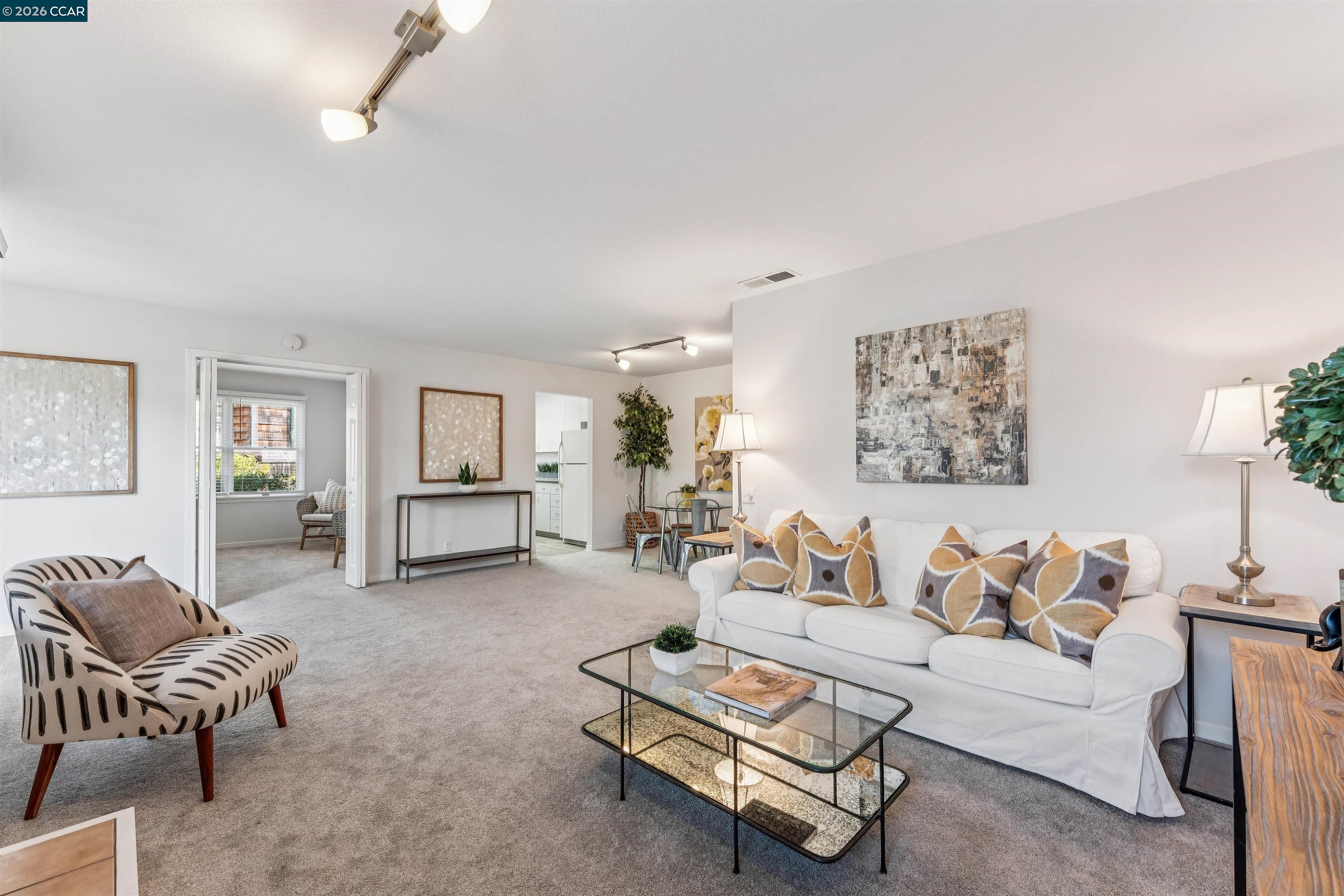 Photo #11: 41125223 Listing: Photo #11