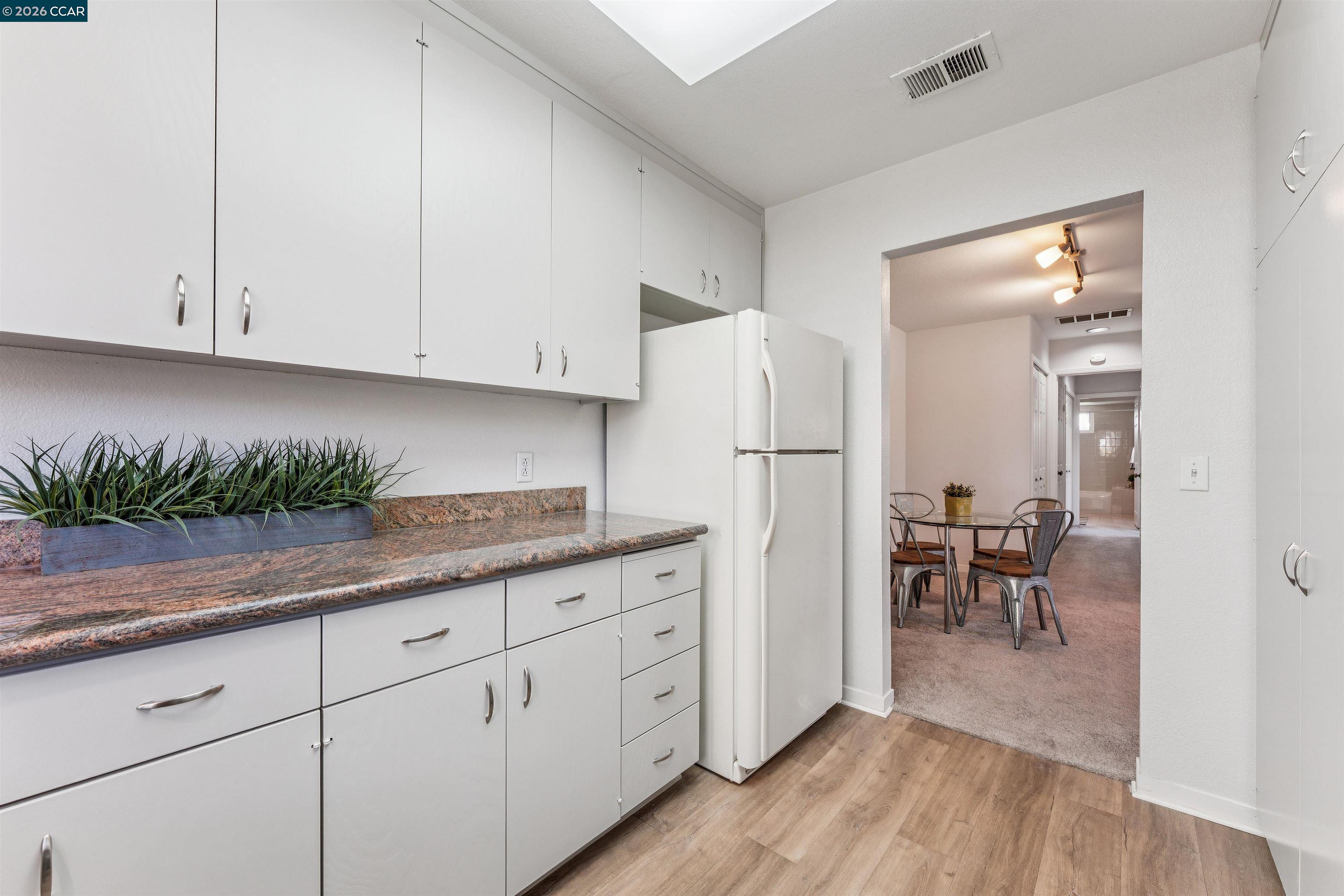 Photo #17: 41125223 Listing: Photo #17