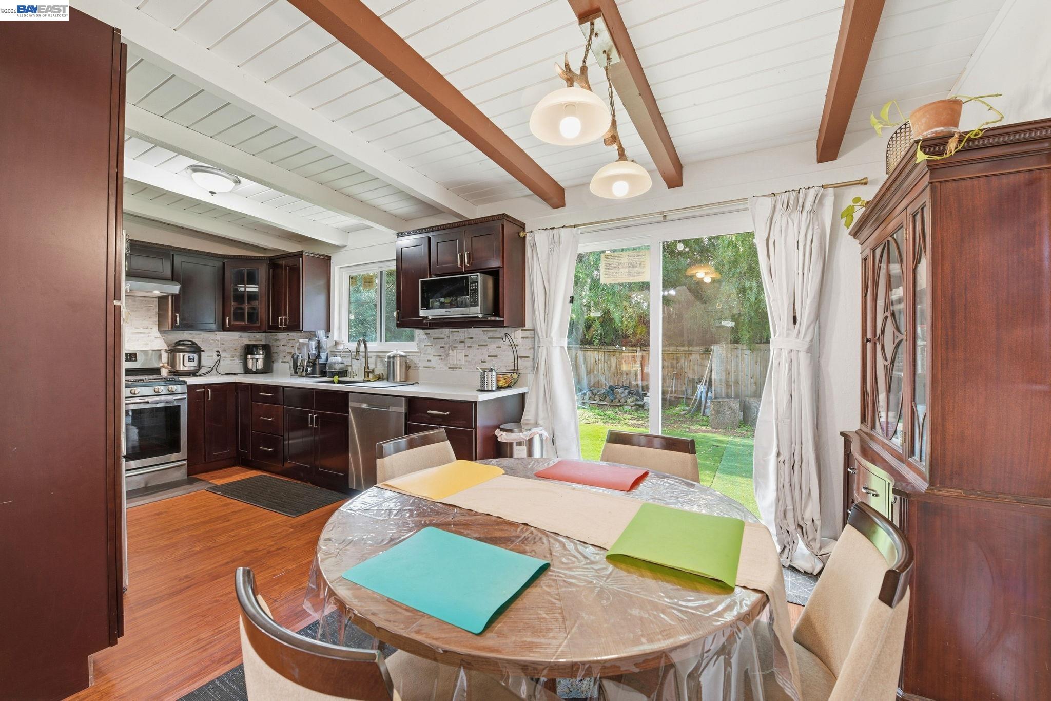 Detail Gallery Image 11 of 33 For 38467 Timpanogas Circle, Fremont,  CA 94536 - 3 Beds | 2 Baths