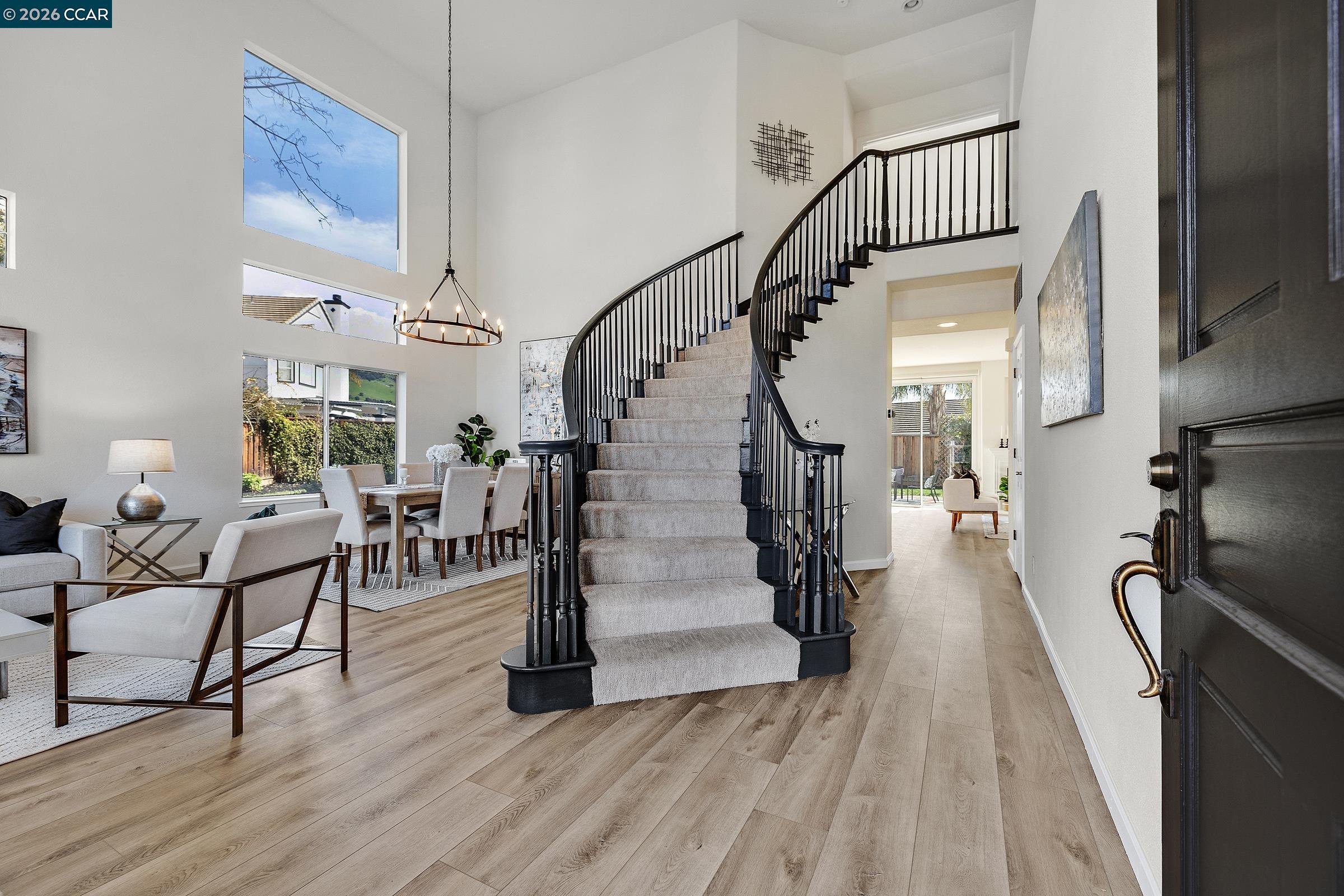 Detail Gallery Image 4 of 42 For 2868 Ruby Vw, San Jose,  CA 95148 - 5 Beds | 3 Baths