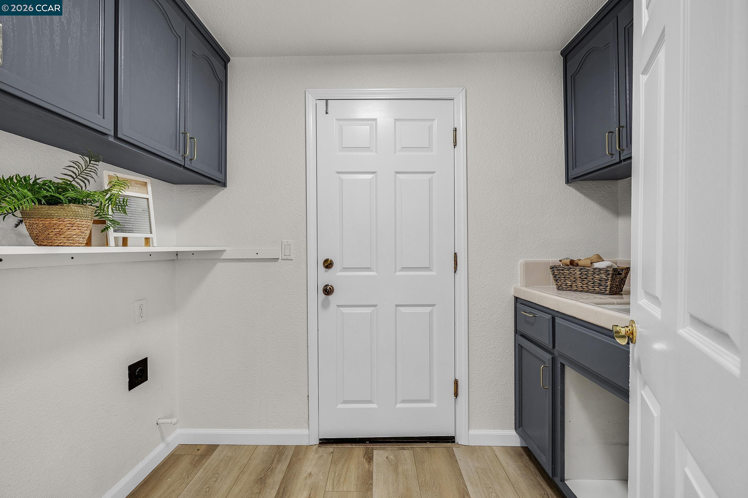 Detail Gallery Image 32 of 42 For 2868 Ruby Vw, San Jose,  CA 95148 - 5 Beds | 3 Baths