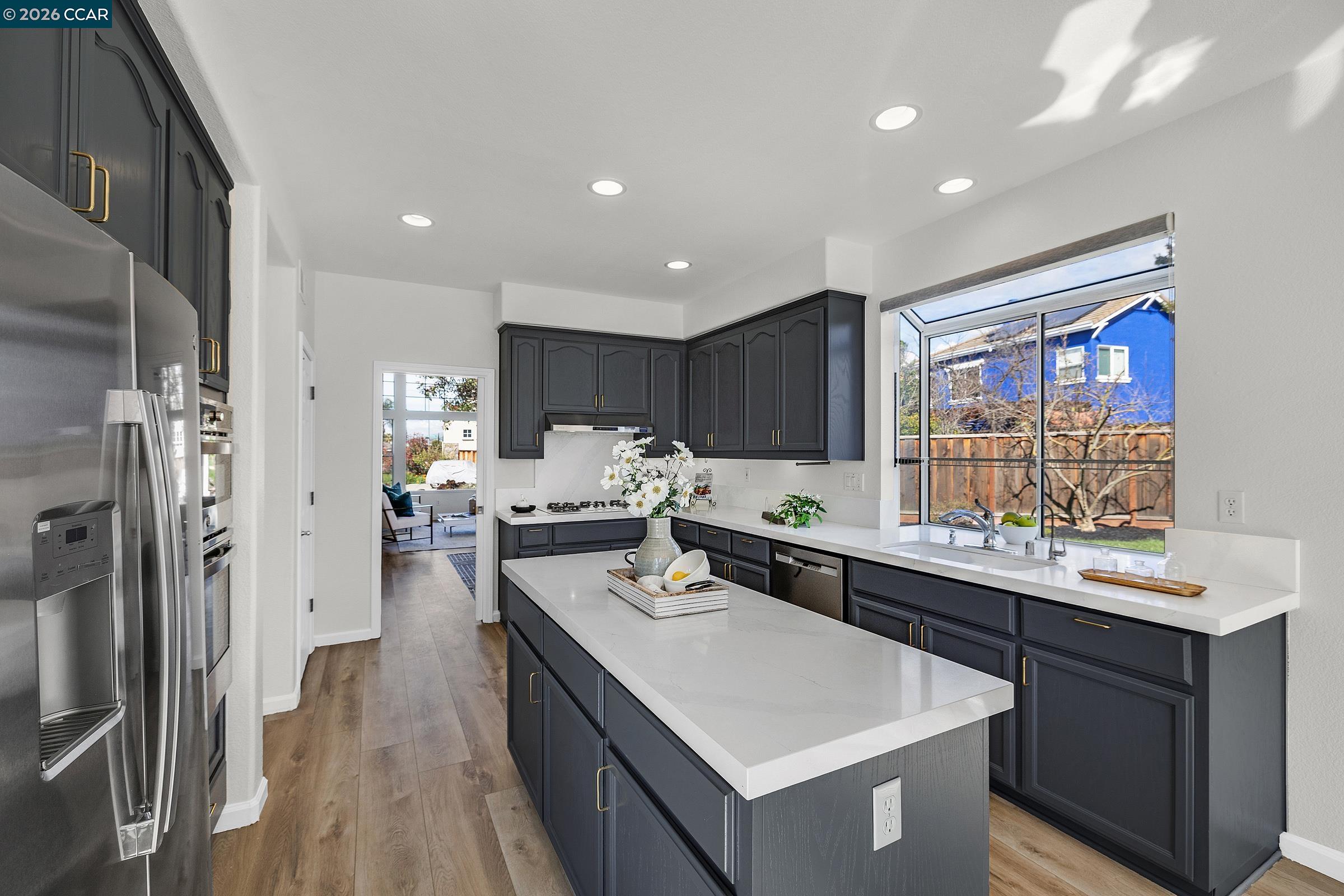 Detail Gallery Image 8 of 42 For 2868 Ruby Vw, San Jose,  CA 95148 - 5 Beds | 3 Baths