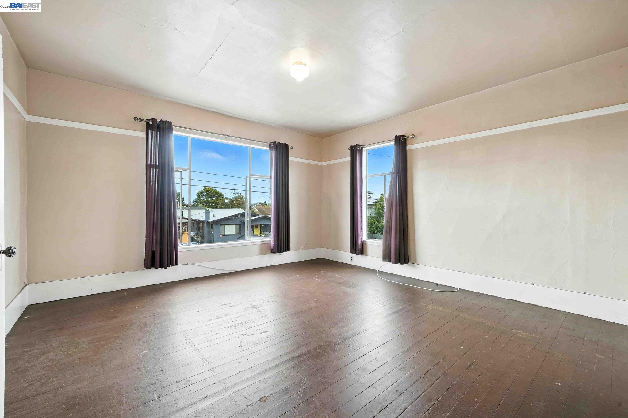 Detail Gallery Image 18 of 36 For 556-558 Alcatraz Ave, Oakland,  CA 94609 - – Beds | – Baths