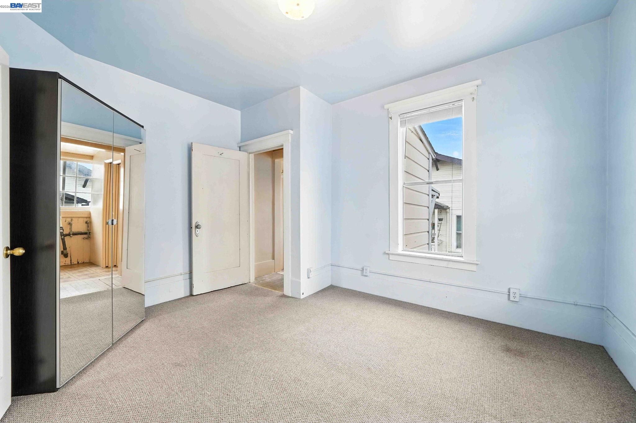 Detail Gallery Image 27 of 36 For 556-558 Alcatraz Ave, Oakland,  CA 94609 - – Beds | – Baths