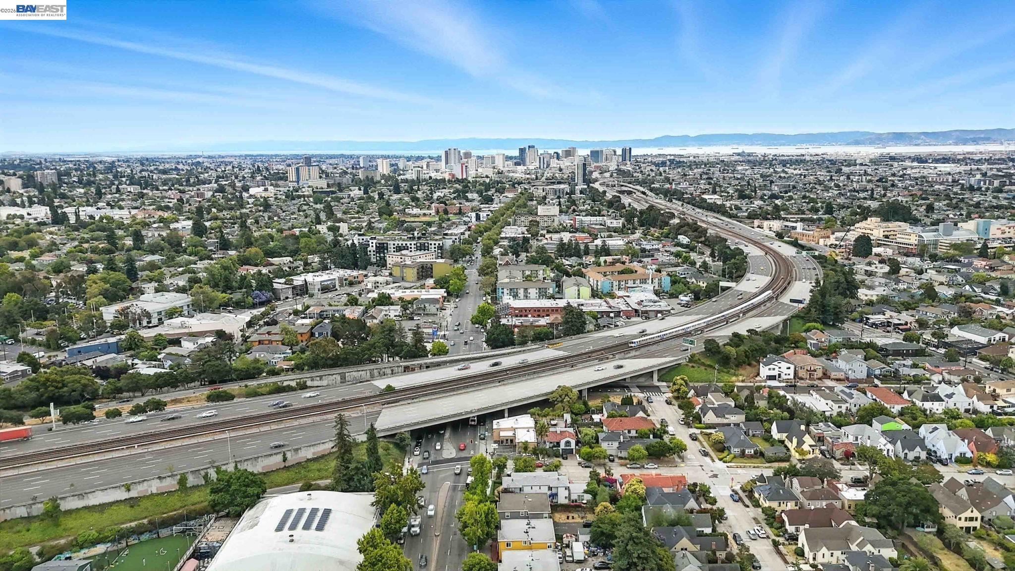 Detail Gallery Image 31 of 36 For 556-558 Alcatraz Ave, Oakland,  CA 94609 - – Beds | – Baths