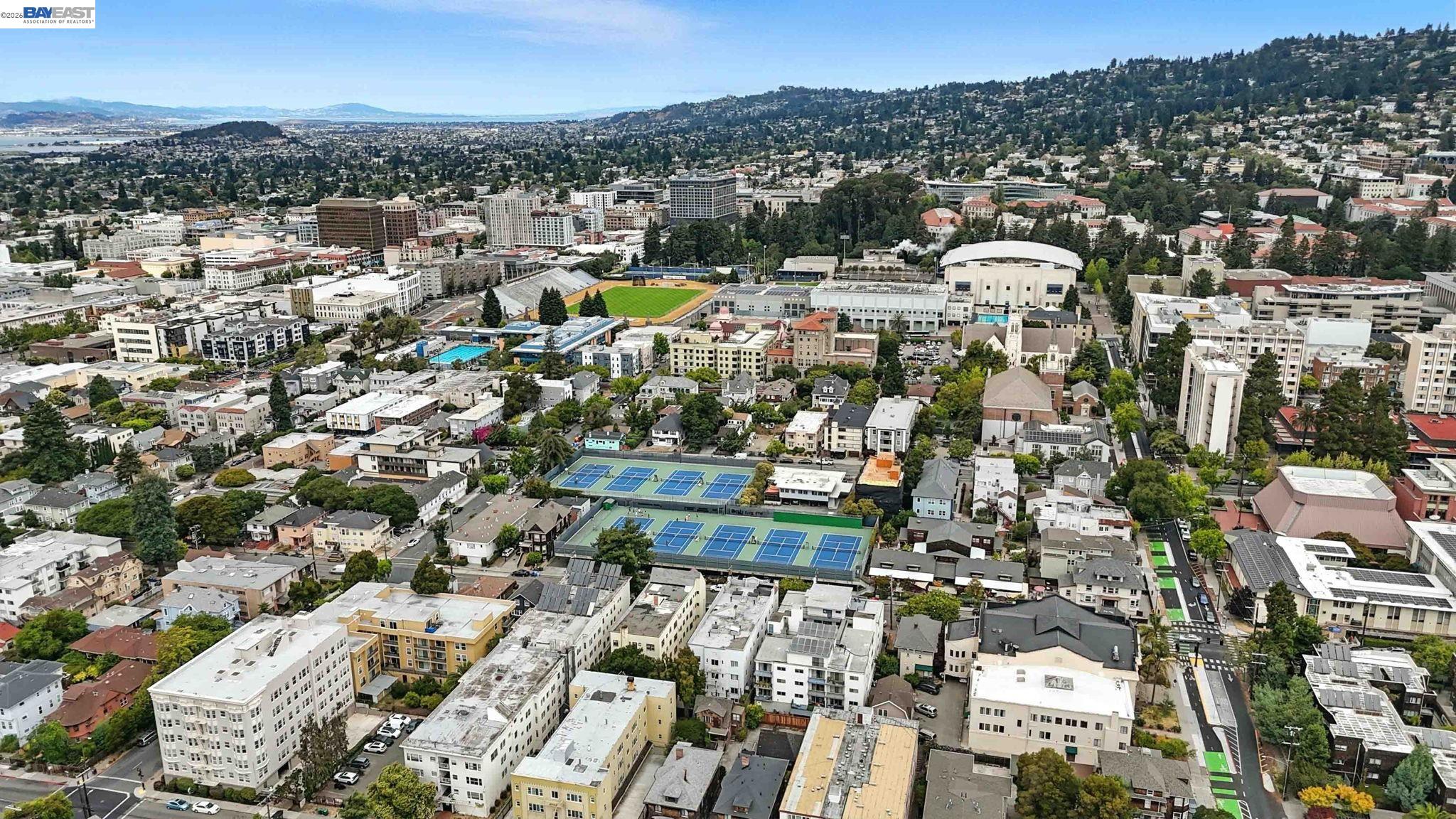 Detail Gallery Image 33 of 36 For 556-558 Alcatraz Ave, Oakland,  CA 94609 - – Beds | – Baths