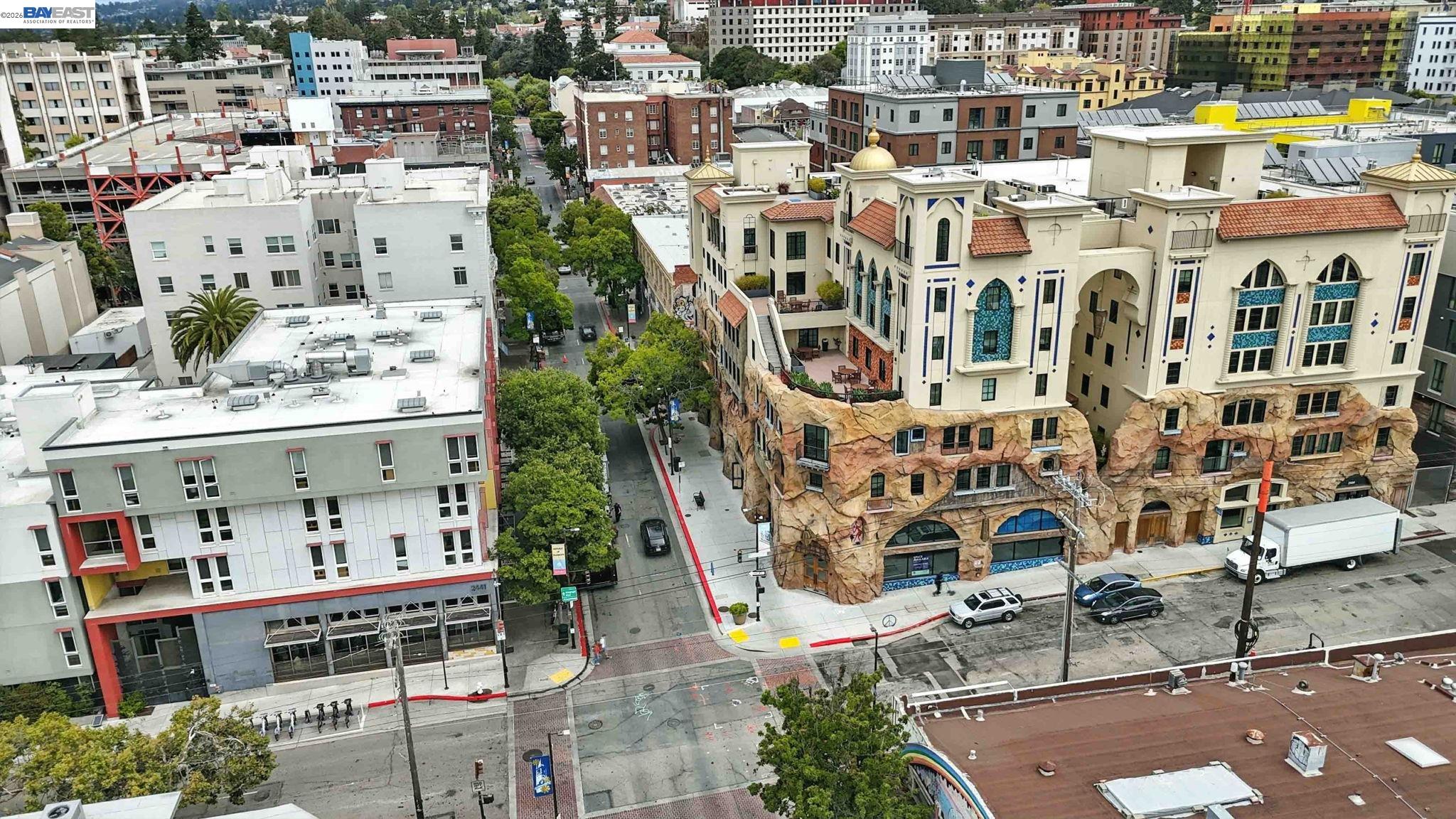 Detail Gallery Image 34 of 36 For 556-558 Alcatraz Ave, Oakland,  CA 94609 - – Beds | – Baths