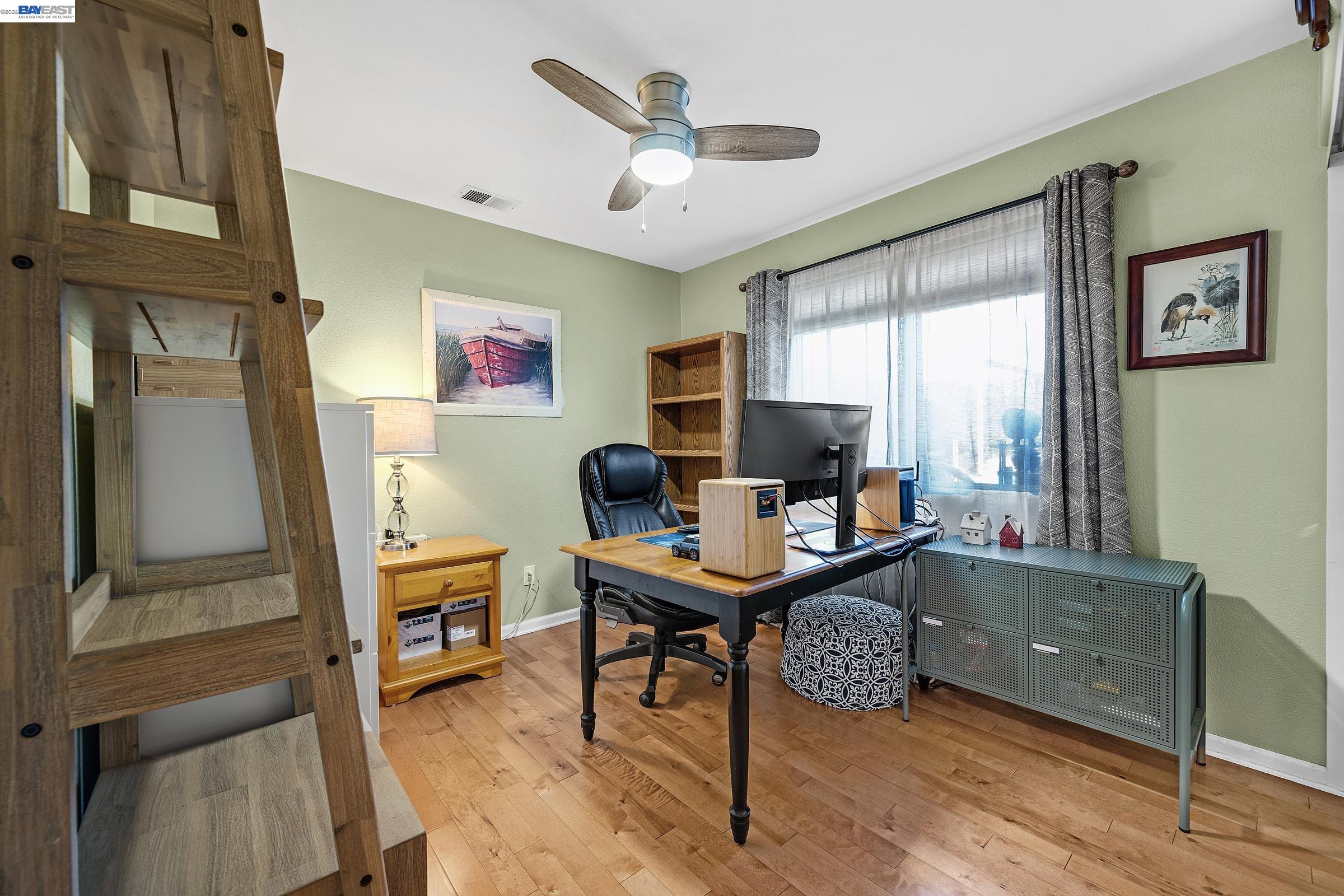 Detail Gallery Image 12 of 33 For 15100 Shining Star Ln, San Leandro,  CA 94579 - 4 Beds | 3 Baths