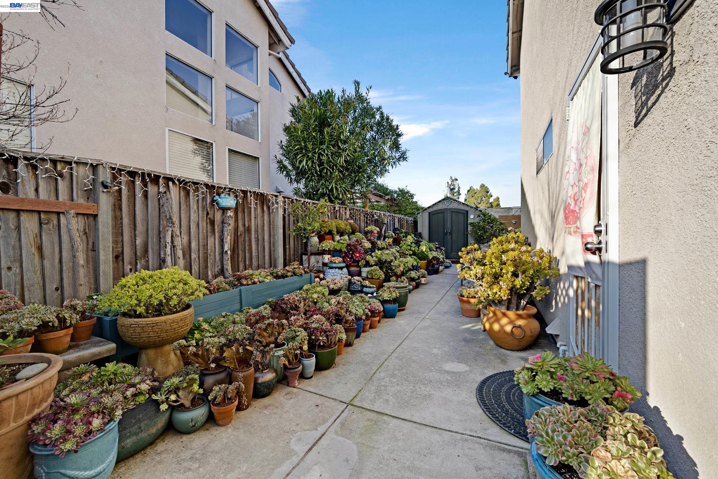 Detail Gallery Image 13 of 33 For 15100 Shining Star Ln, San Leandro,  CA 94579 - 4 Beds | 3 Baths