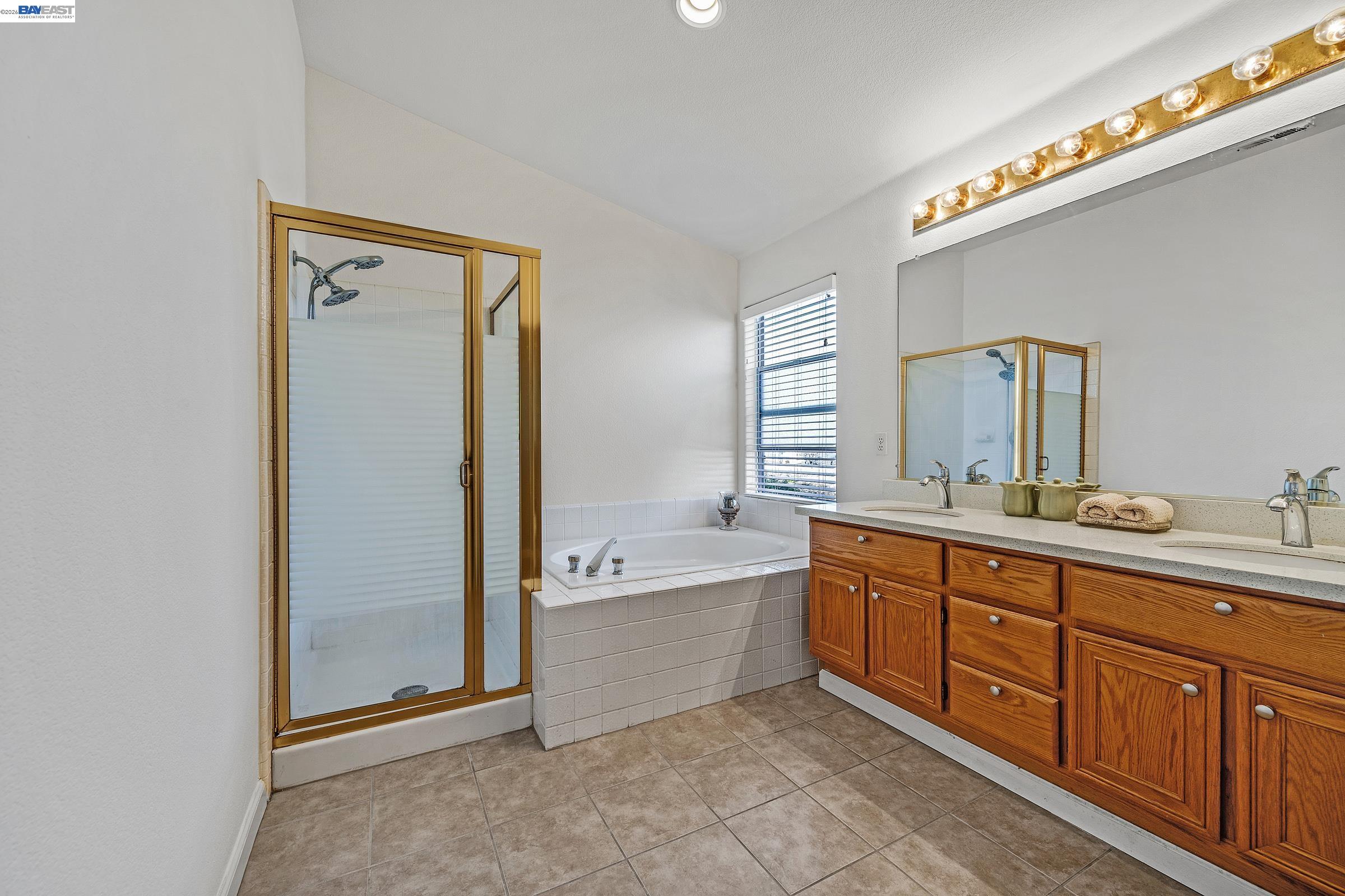 Detail Gallery Image 24 of 33 For 15100 Shining Star Ln, San Leandro,  CA 94579 - 4 Beds | 3 Baths