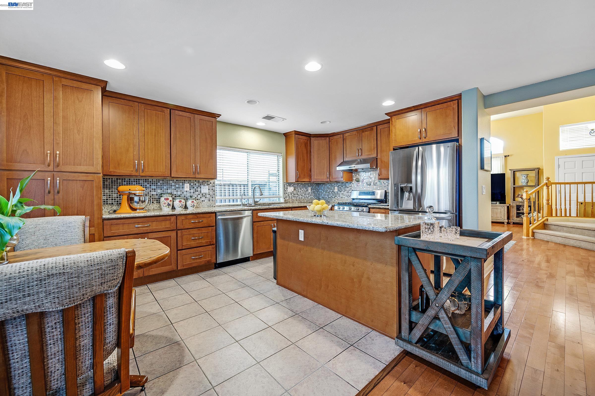 Detail Gallery Image 7 of 33 For 15100 Shining Star Ln, San Leandro,  CA 94579 - 4 Beds | 3 Baths