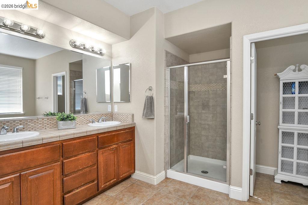 Detail Gallery Image 18 of 43 For 2973 Blumen Ave, Brentwood,  CA 94513 - 4 Beds | 2/1 Baths