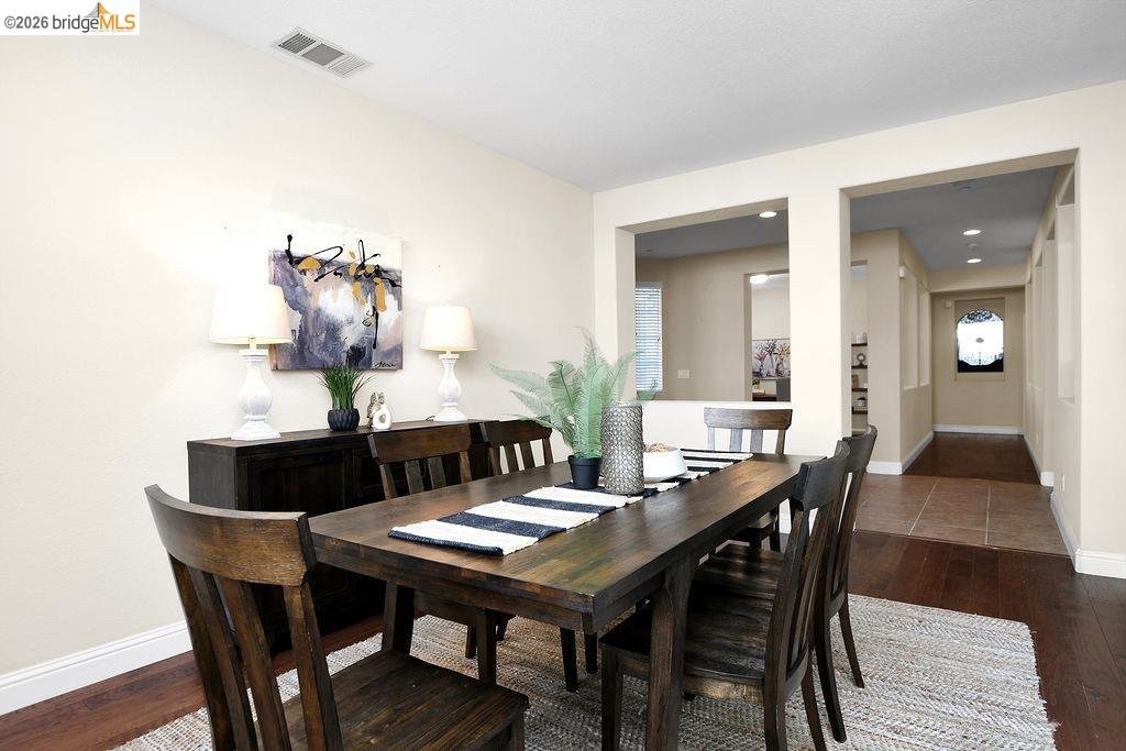 Detail Gallery Image 5 of 43 For 2973 Blumen Ave, Brentwood,  CA 94513 - 4 Beds | 2/1 Baths