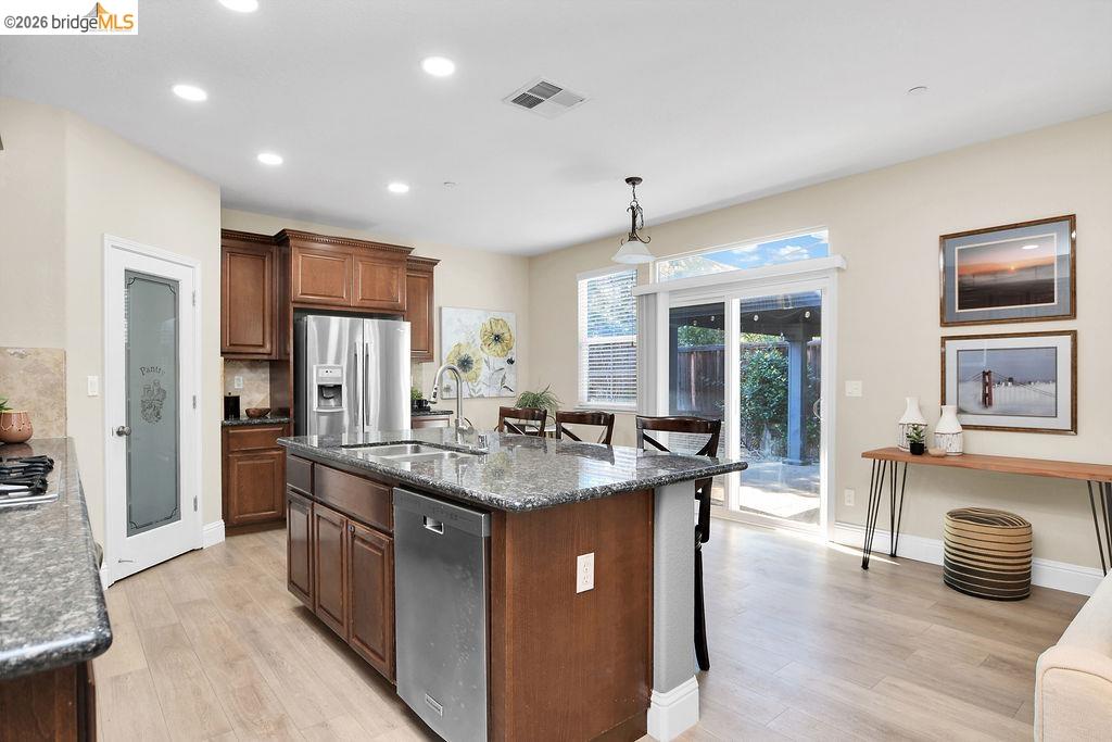 Detail Gallery Image 10 of 43 For 2973 Blumen Ave, Brentwood,  CA 94513 - 4 Beds | 2/1 Baths