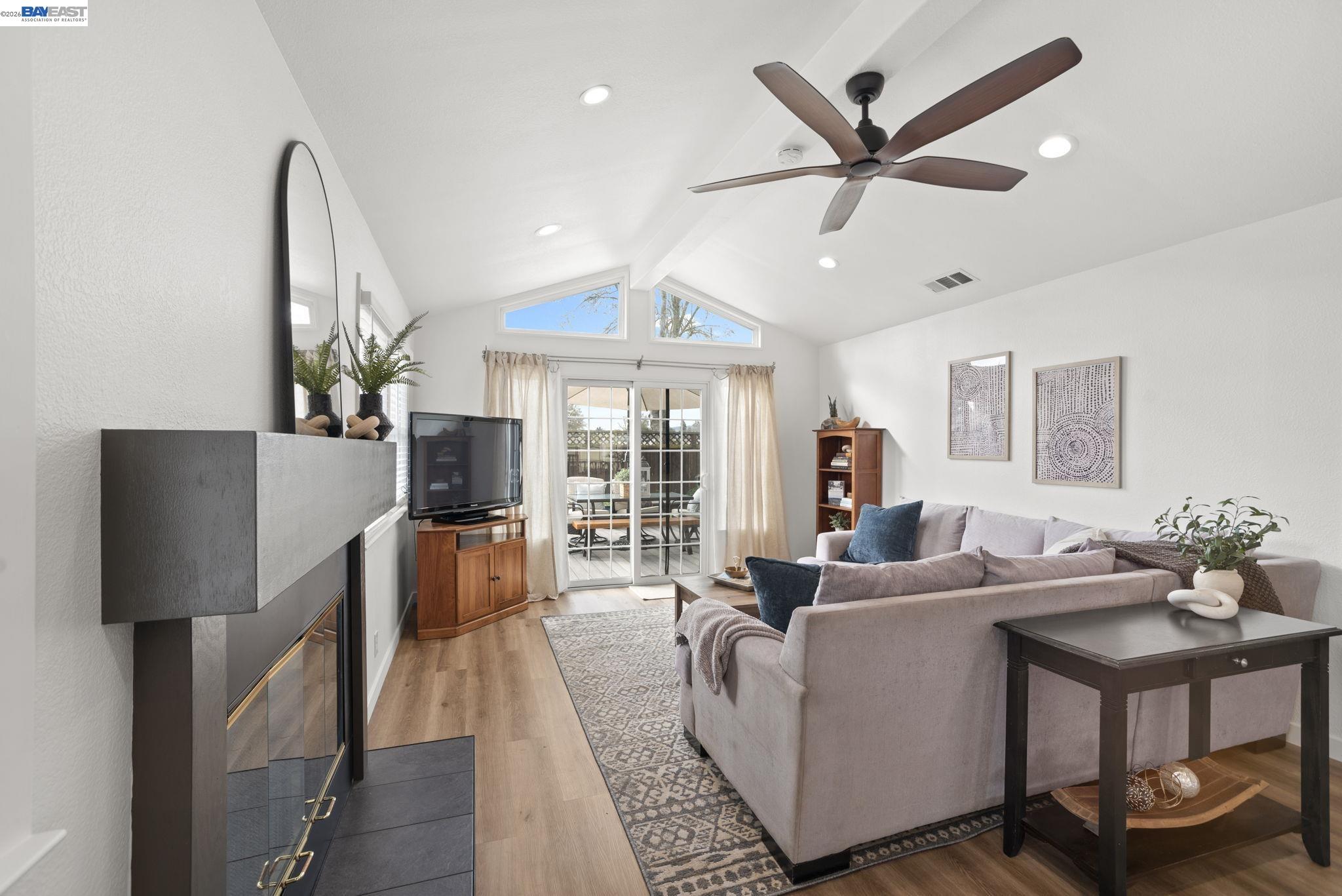 Detail Gallery Image 16 of 34 For 4012 Cid Way, Pleasanton,  CA 94566 - 3 Beds | 2 Baths