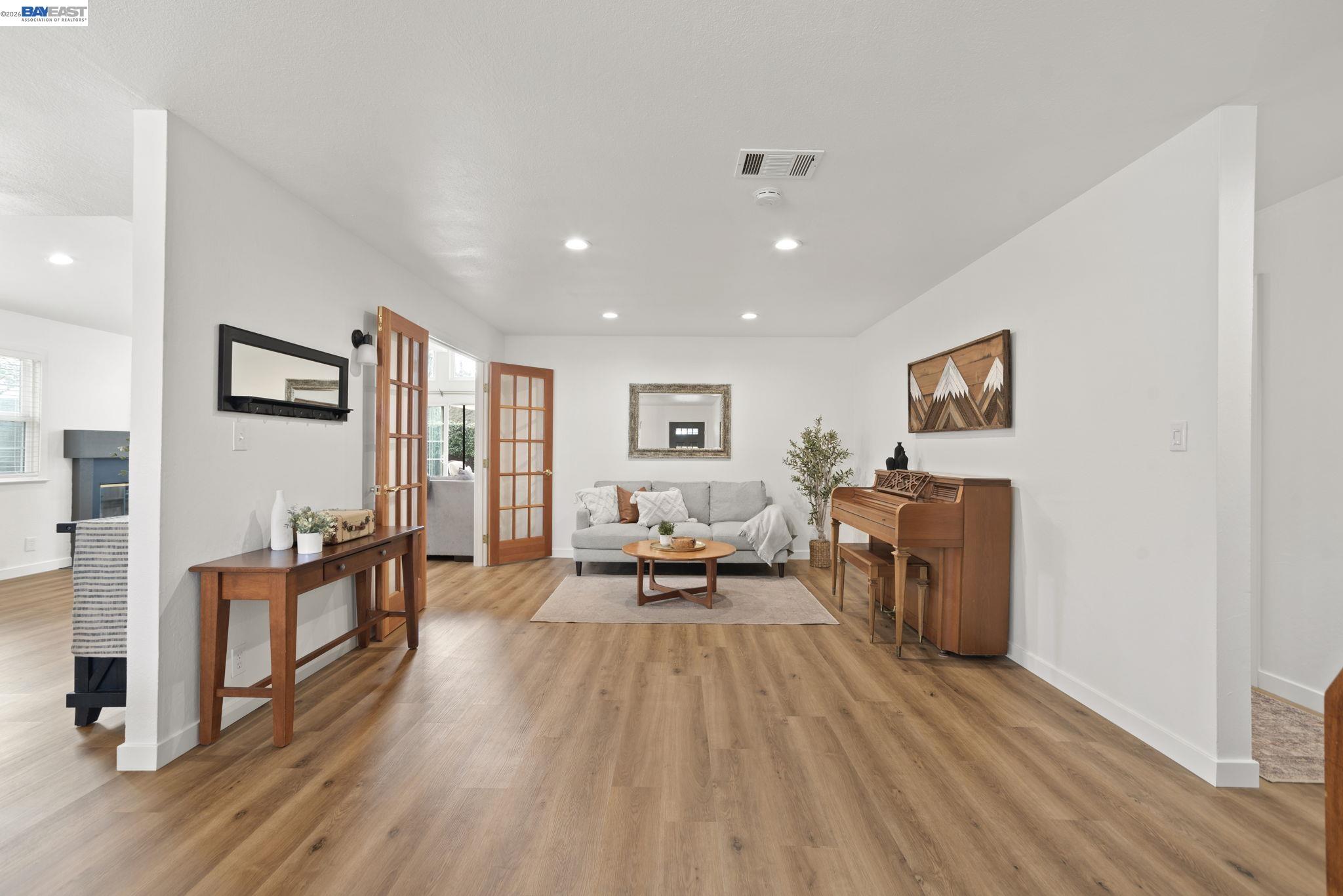 Detail Gallery Image 6 of 34 For 4012 Cid Way, Pleasanton,  CA 94566 - 3 Beds | 2 Baths