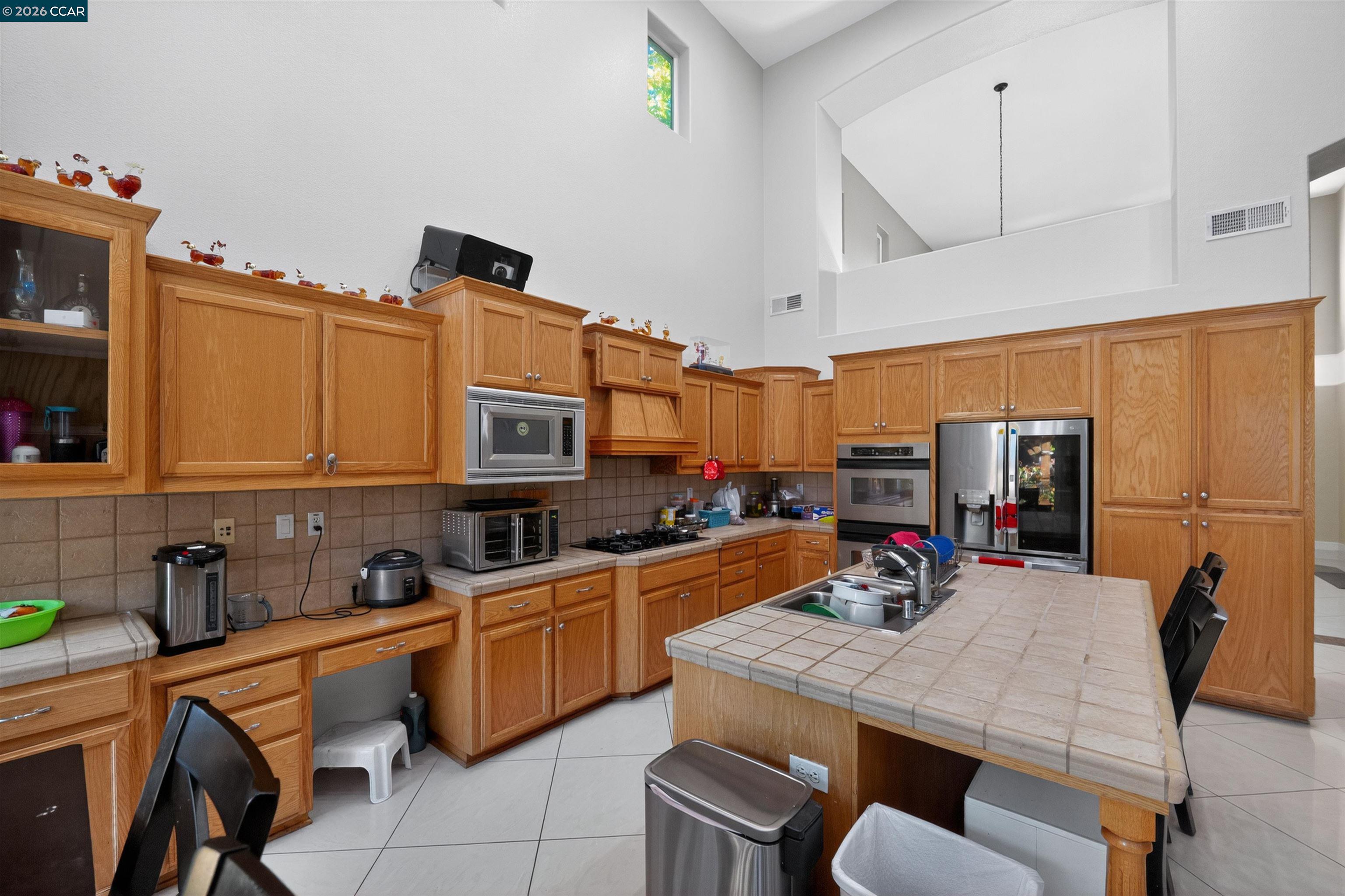 Detail Gallery Image 12 of 35 For 4100 Diorite Ct, Antioch,  CA 94531 - 4 Beds | 2/1 Baths