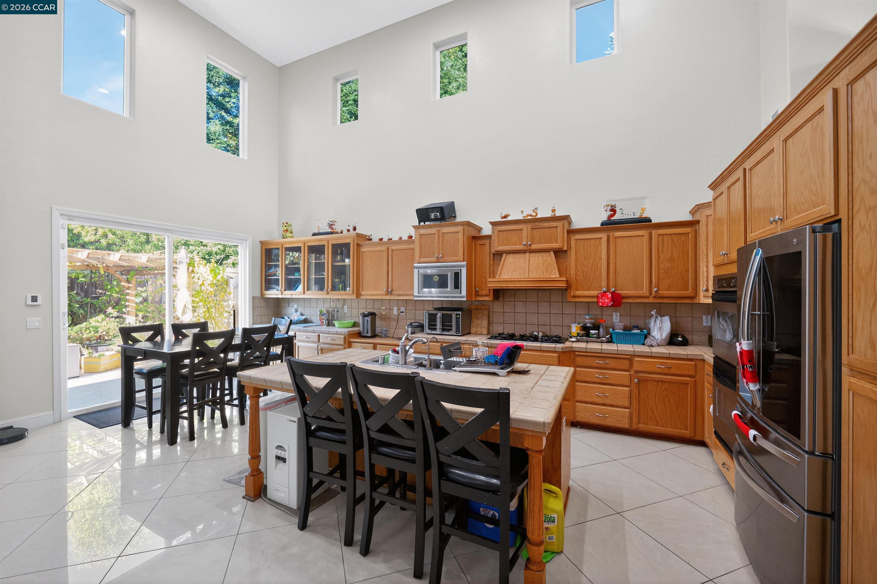 Detail Gallery Image 14 of 35 For 4100 Diorite Ct, Antioch,  CA 94531 - 4 Beds | 2/1 Baths