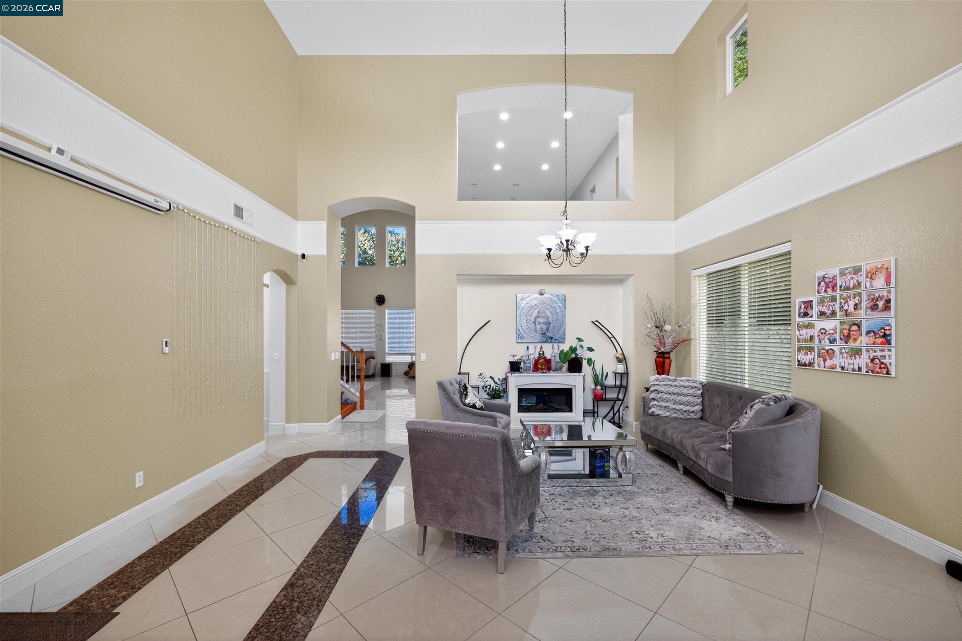 Detail Gallery Image 6 of 35 For 4100 Diorite Ct, Antioch,  CA 94531 - 4 Beds | 2/1 Baths