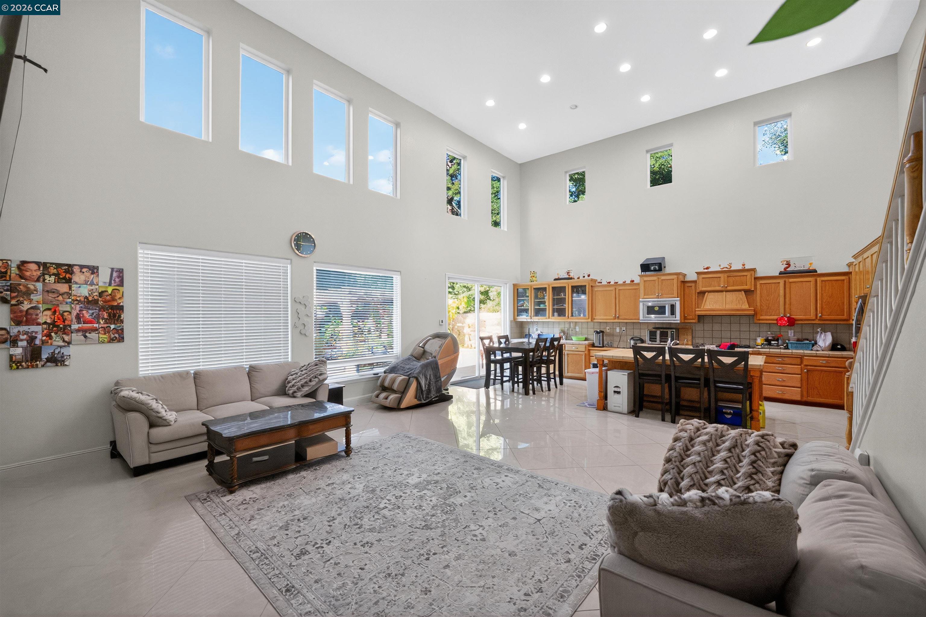 Detail Gallery Image 8 of 35 For 4100 Diorite Ct, Antioch,  CA 94531 - 4 Beds | 2/1 Baths