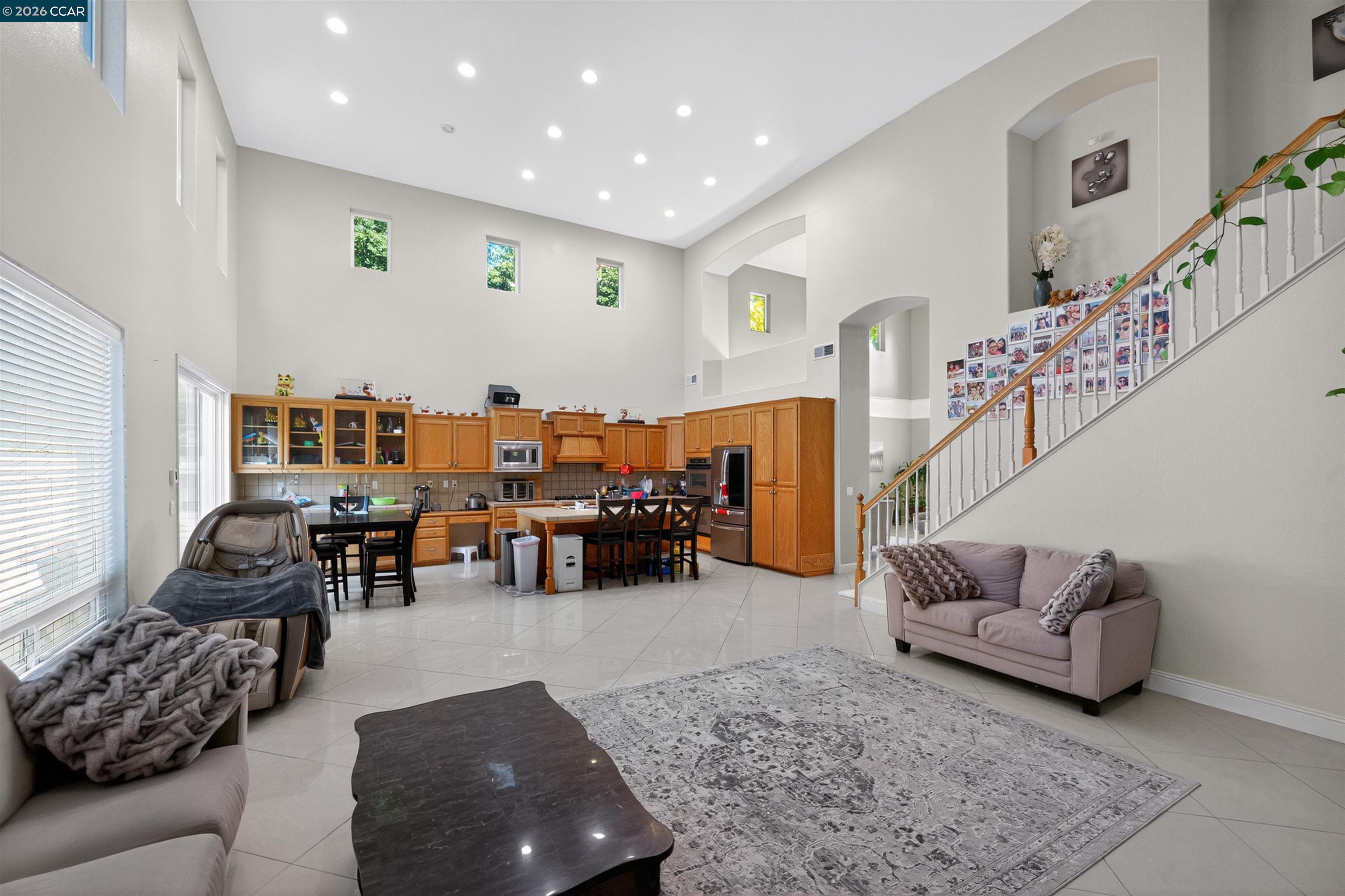 Detail Gallery Image 9 of 35 For 4100 Diorite Ct, Antioch,  CA 94531 - 4 Beds | 2/1 Baths