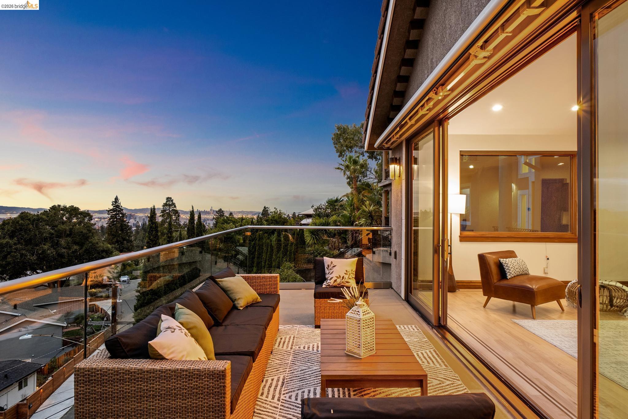 Detail Gallery Image 20 of 60 For 33 Somerset Rd, Oakland,  CA 94611 - 5 Beds | 5/1 Baths