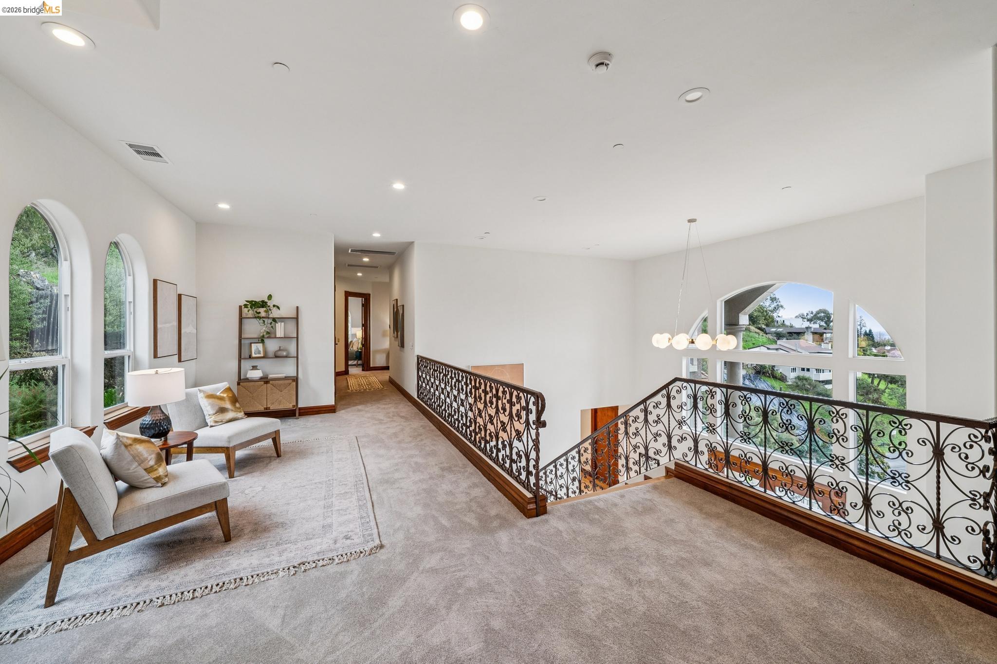 Detail Gallery Image 28 of 60 For 33 Somerset Rd, Oakland,  CA 94611 - 5 Beds | 5/1 Baths