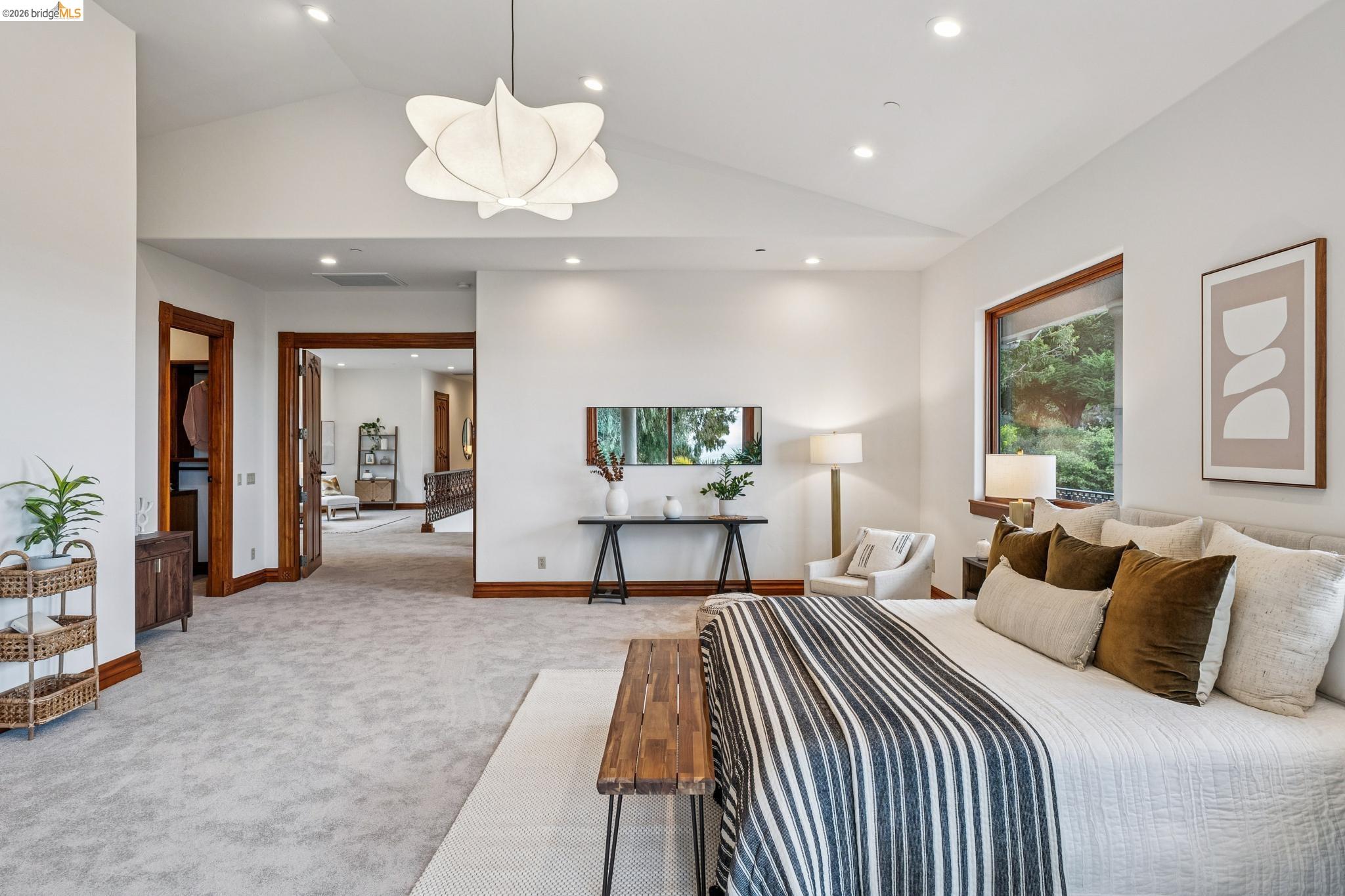 Detail Gallery Image 32 of 60 For 33 Somerset Rd, Oakland,  CA 94611 - 5 Beds | 5/1 Baths