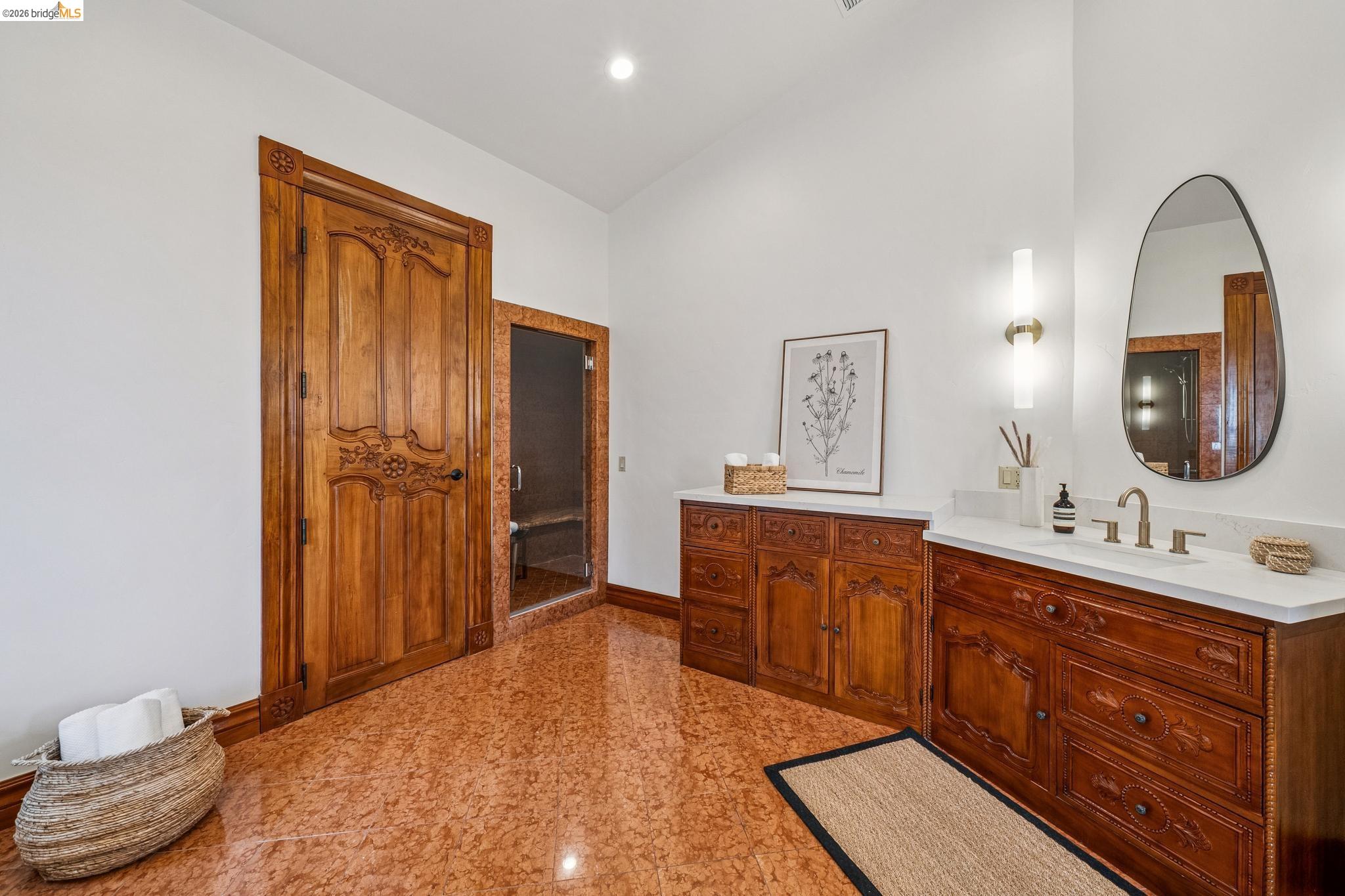 Detail Gallery Image 38 of 60 For 33 Somerset Rd, Oakland,  CA 94611 - 5 Beds | 5/1 Baths