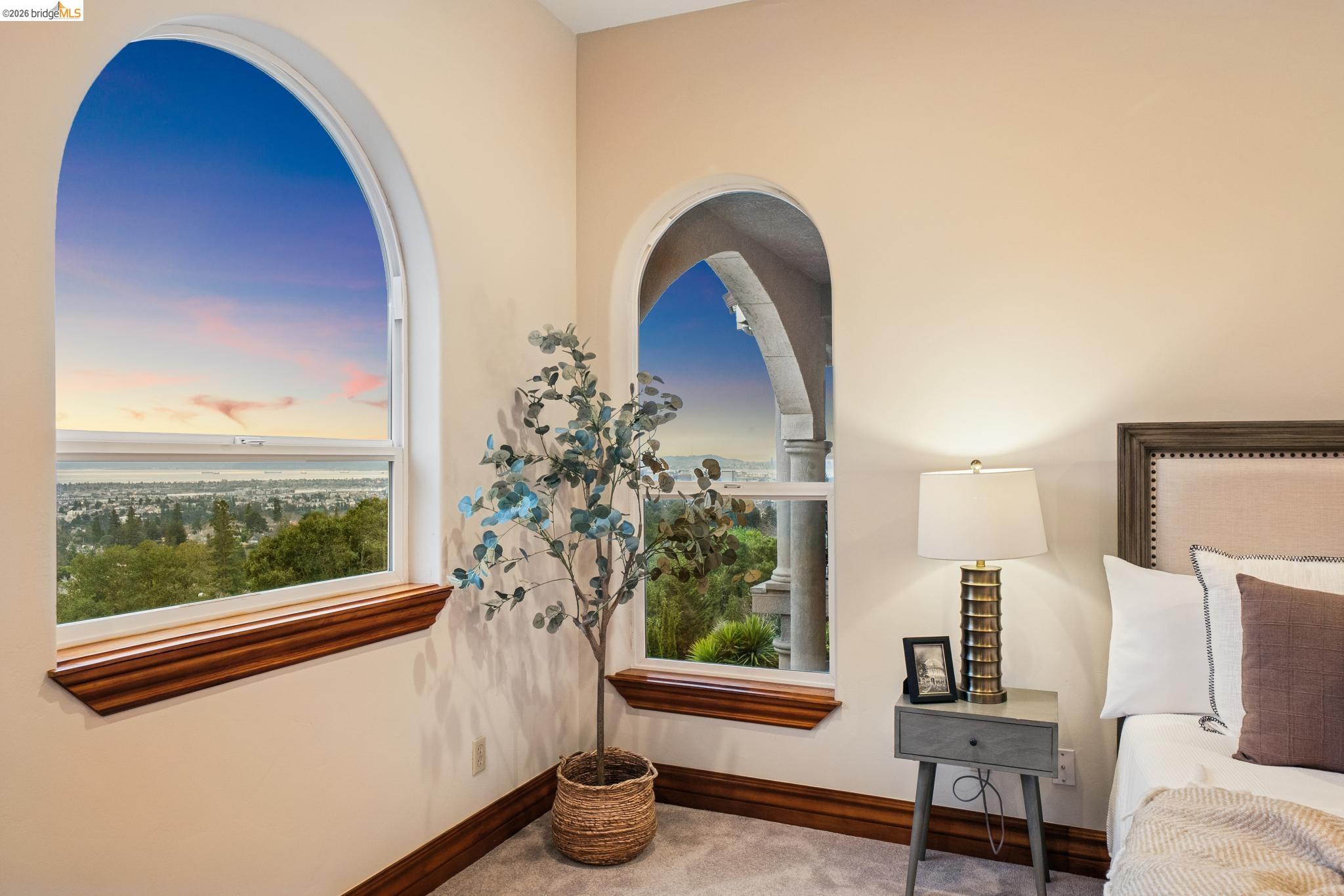 Detail Gallery Image 44 of 60 For 33 Somerset Rd, Oakland,  CA 94611 - 5 Beds | 5/1 Baths