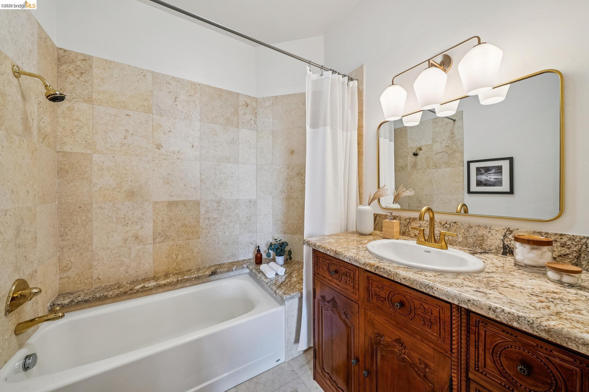 Detail Gallery Image 45 of 60 For 33 Somerset Rd, Oakland,  CA 94611 - 5 Beds | 5/1 Baths