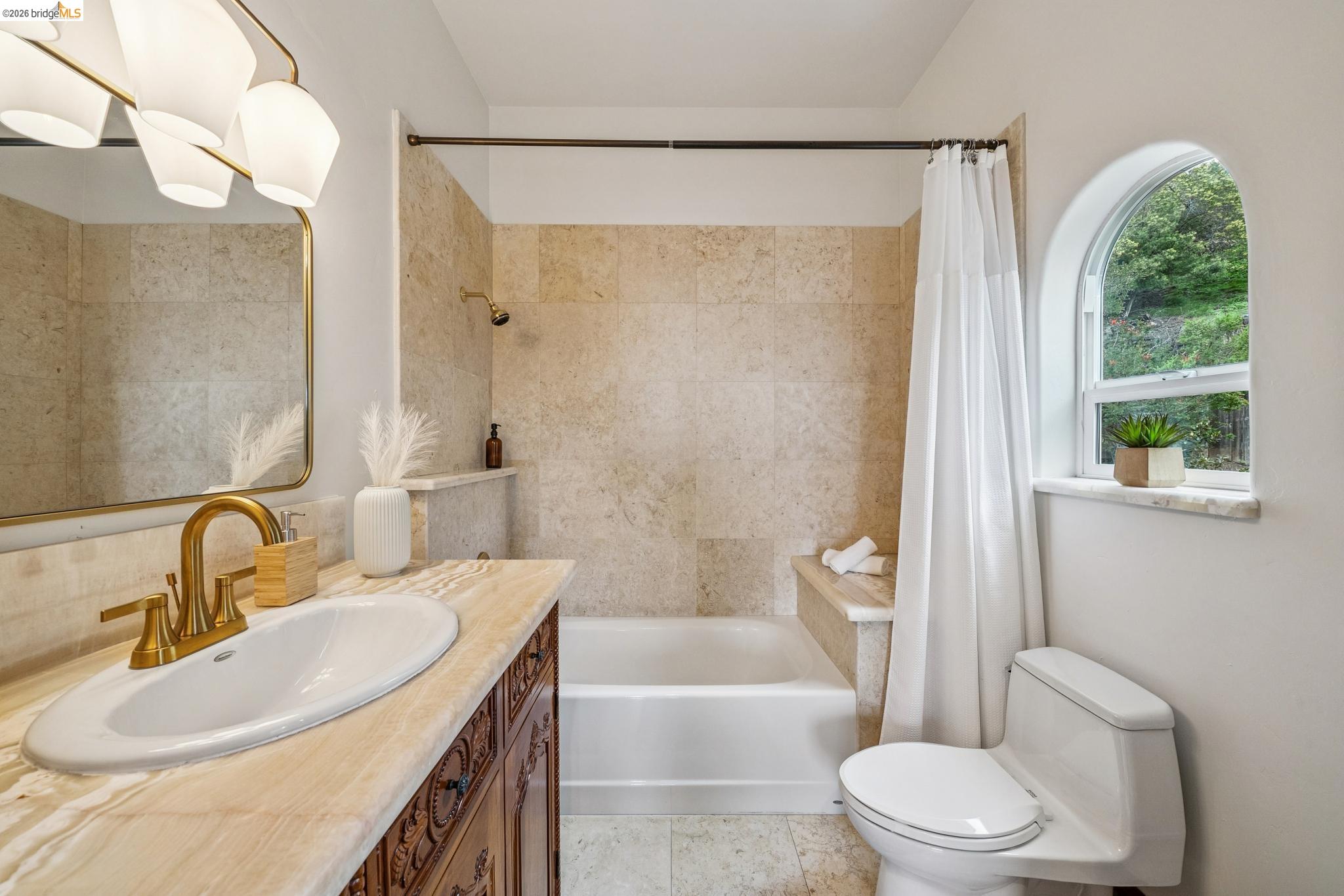 Detail Gallery Image 48 of 60 For 33 Somerset Rd, Oakland,  CA 94611 - 5 Beds | 5/1 Baths