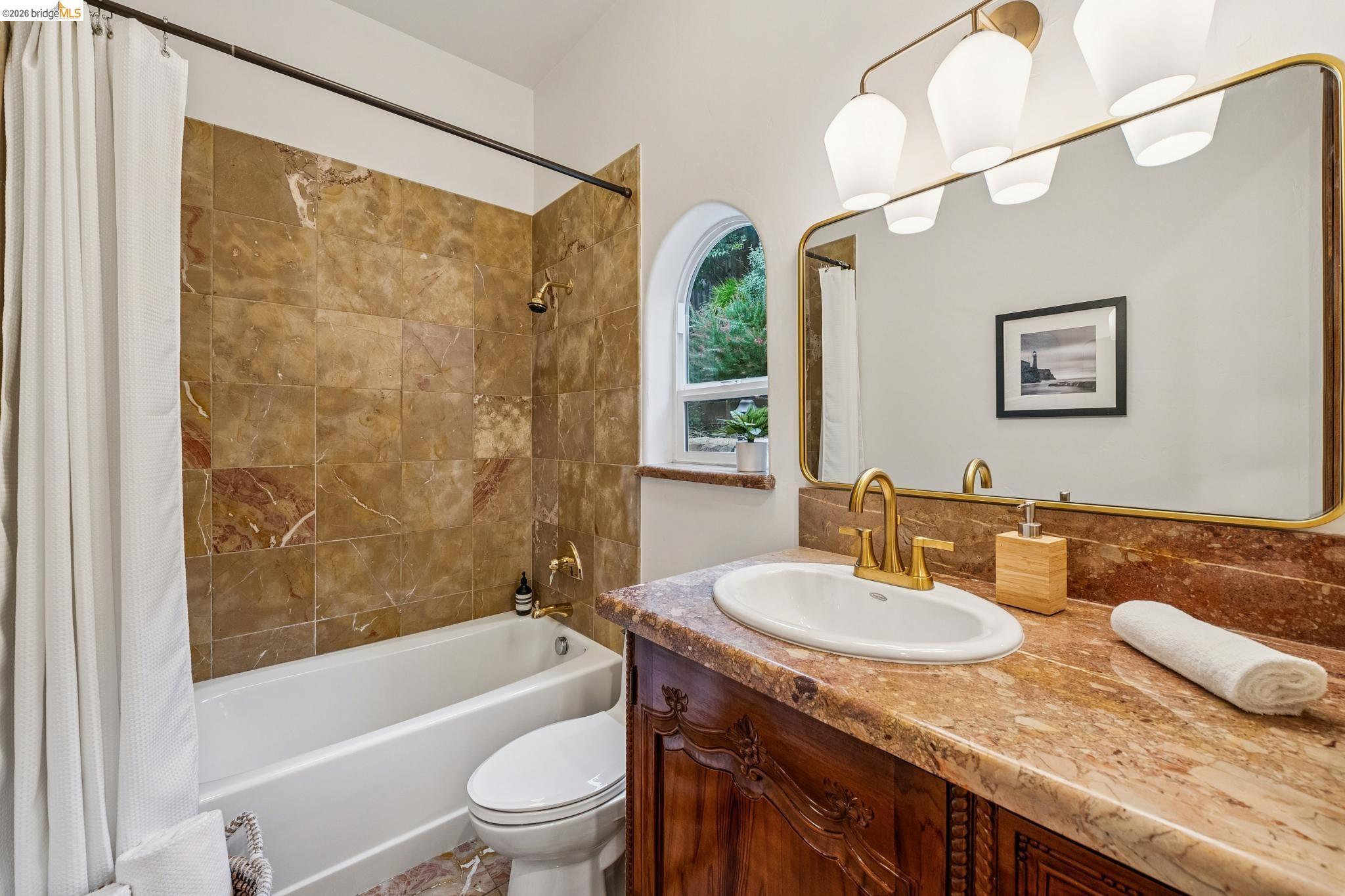 Detail Gallery Image 53 of 60 For 33 Somerset Rd, Oakland,  CA 94611 - 5 Beds | 5/1 Baths