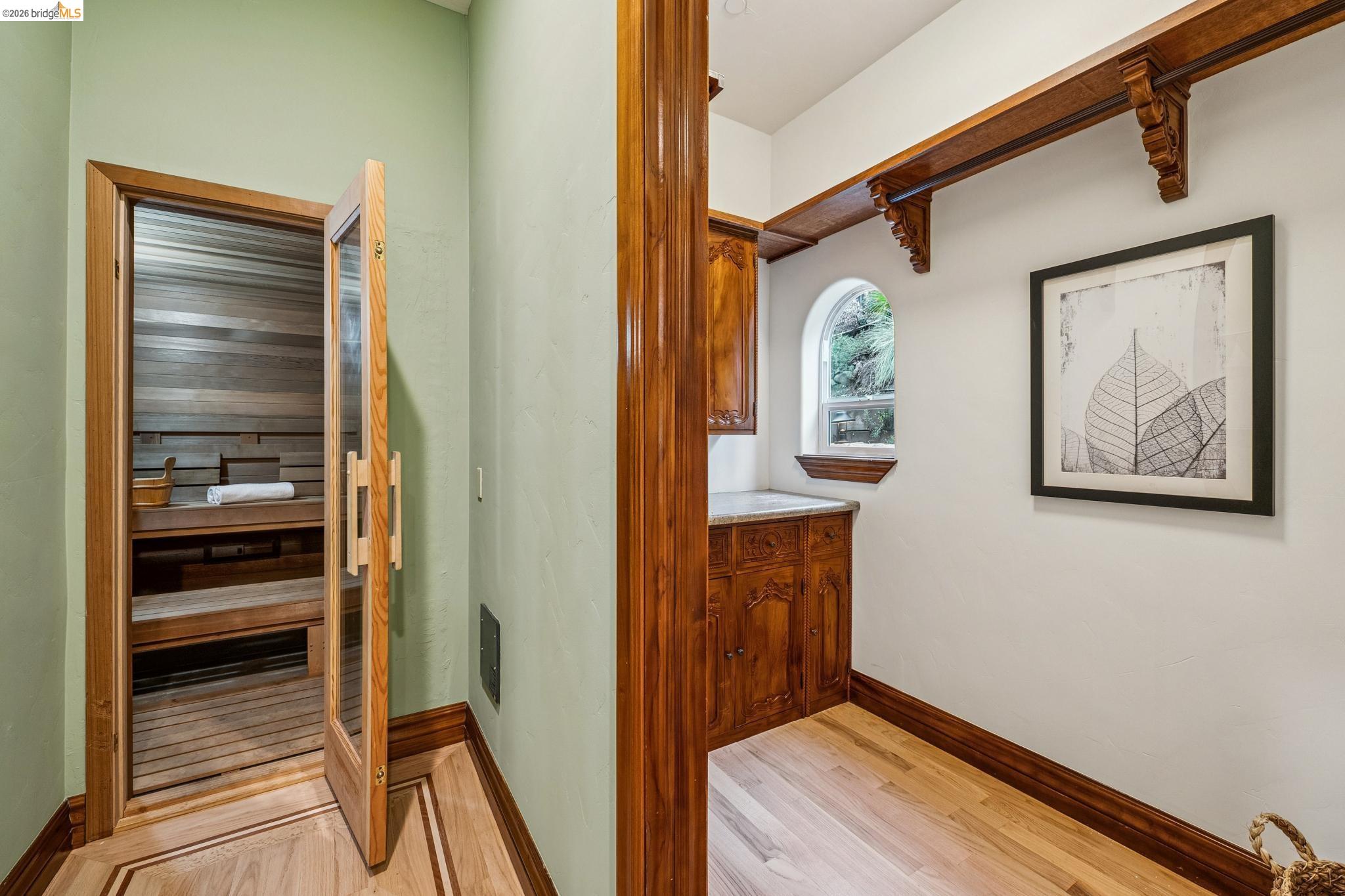 Detail Gallery Image 54 of 60 For 33 Somerset Rd, Oakland,  CA 94611 - 5 Beds | 5/1 Baths