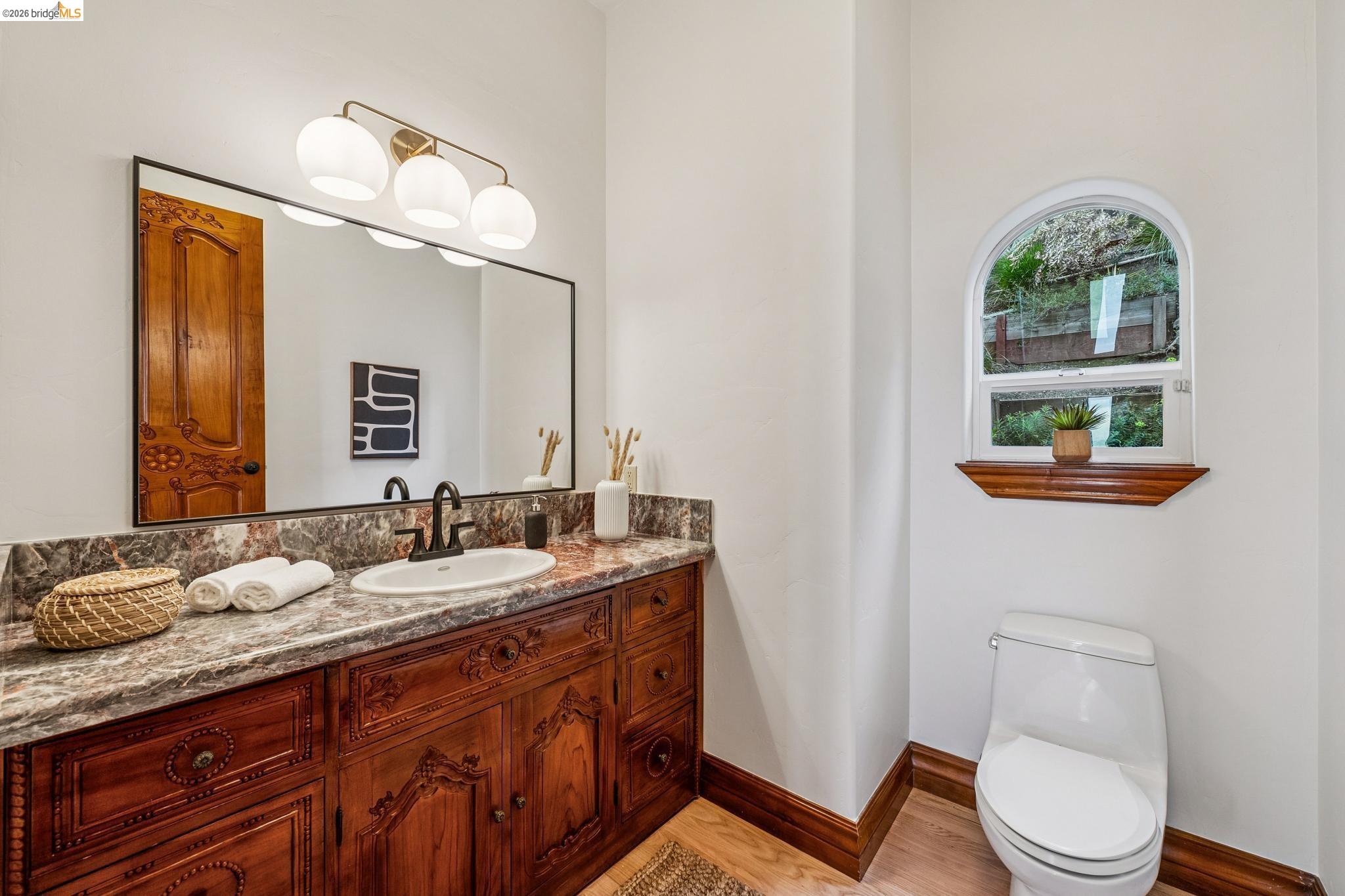 Detail Gallery Image 56 of 60 For 33 Somerset Rd, Oakland,  CA 94611 - 5 Beds | 5/1 Baths