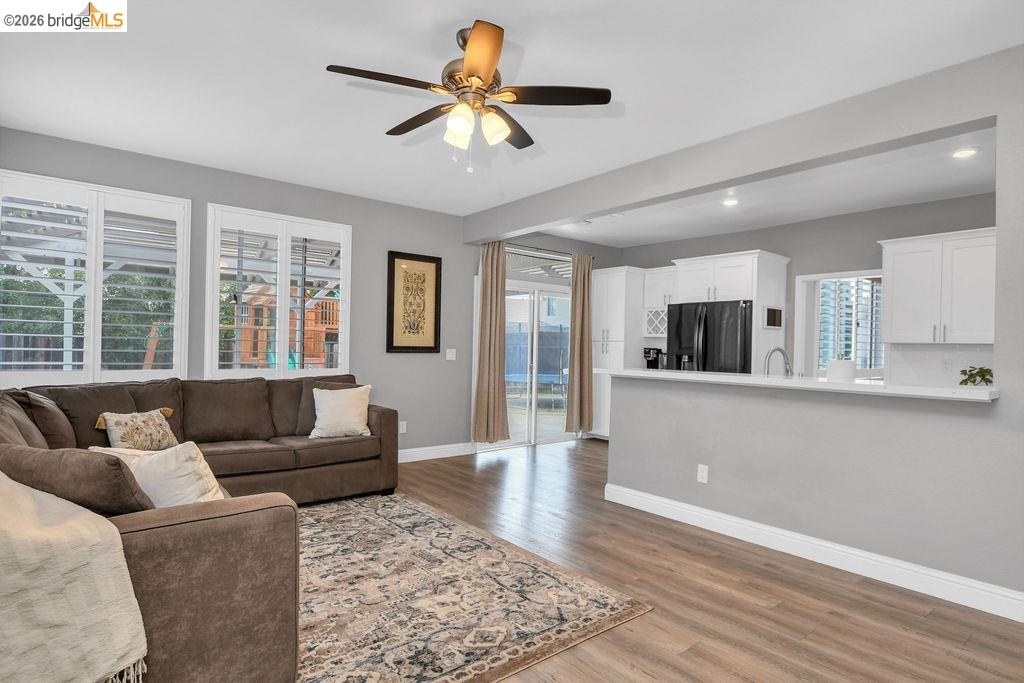 Detail Gallery Image 11 of 45 For 4010 Goleta Pl, Discovery Bay,  CA 94505 - 5 Beds | 2/1 Baths