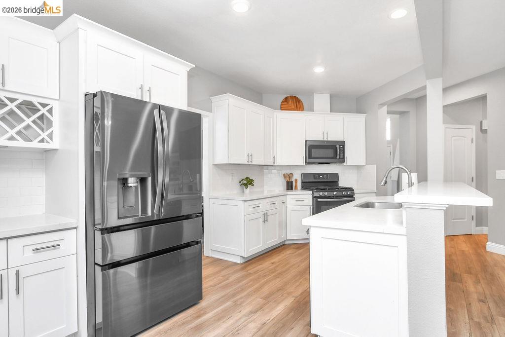 Detail Gallery Image 15 of 45 For 4010 Goleta Pl, Discovery Bay,  CA 94505 - 5 Beds | 2/1 Baths